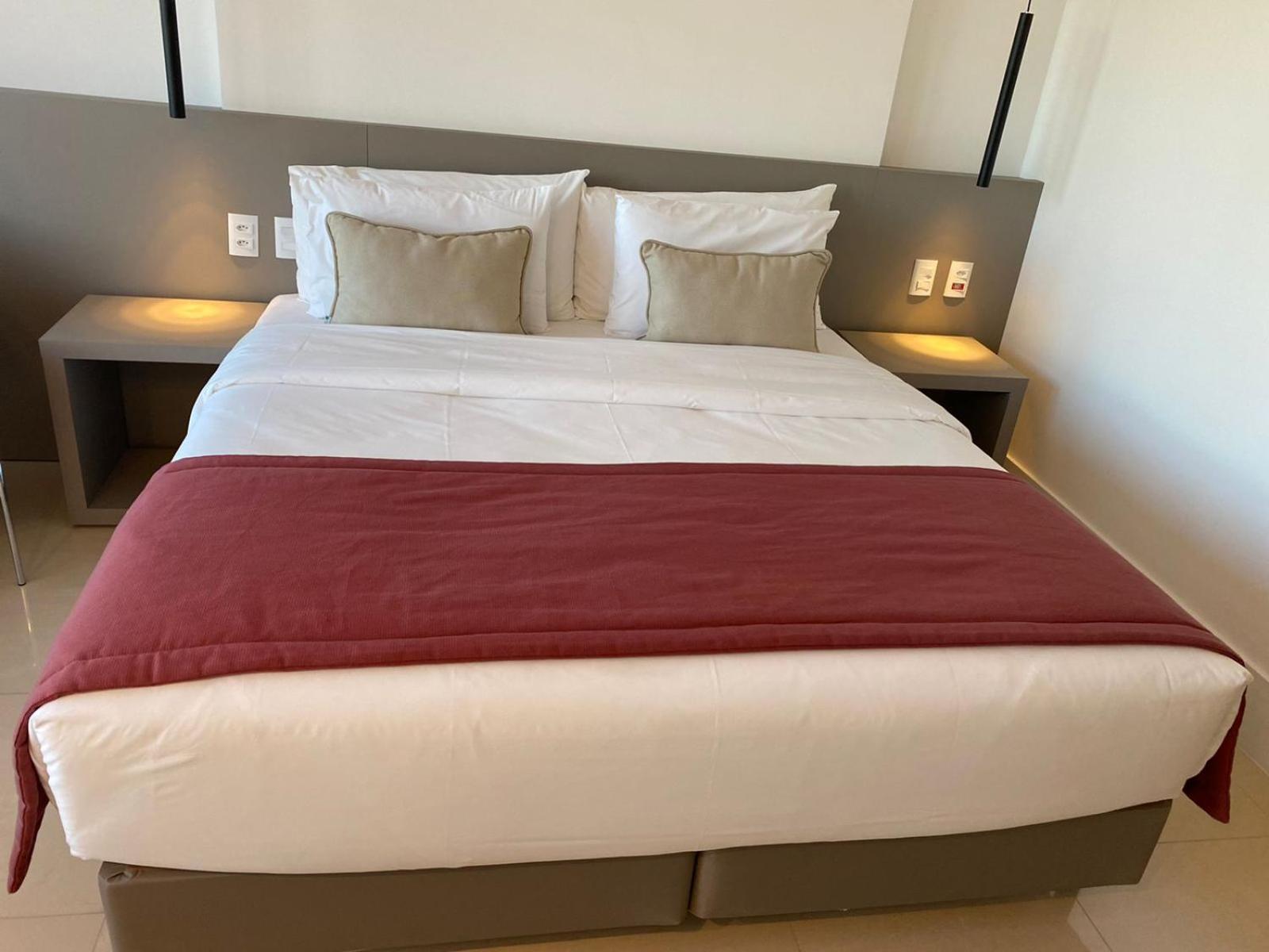 1 Queen Bed, Premium Room, Non-Smoking