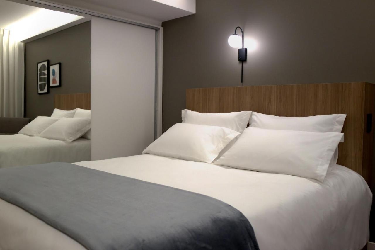 Quarto com Cama Queen-size
