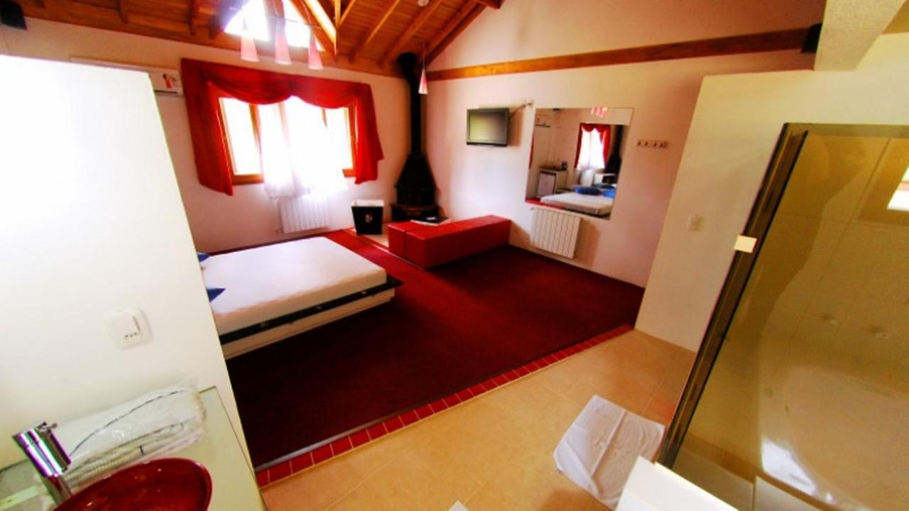 Quarto Duplo Superior com Banheira de Hidromassagem