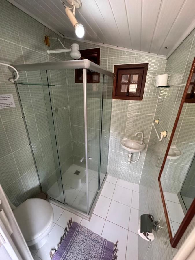 Quarto com Cama de Casal ou 2 de Solteiro