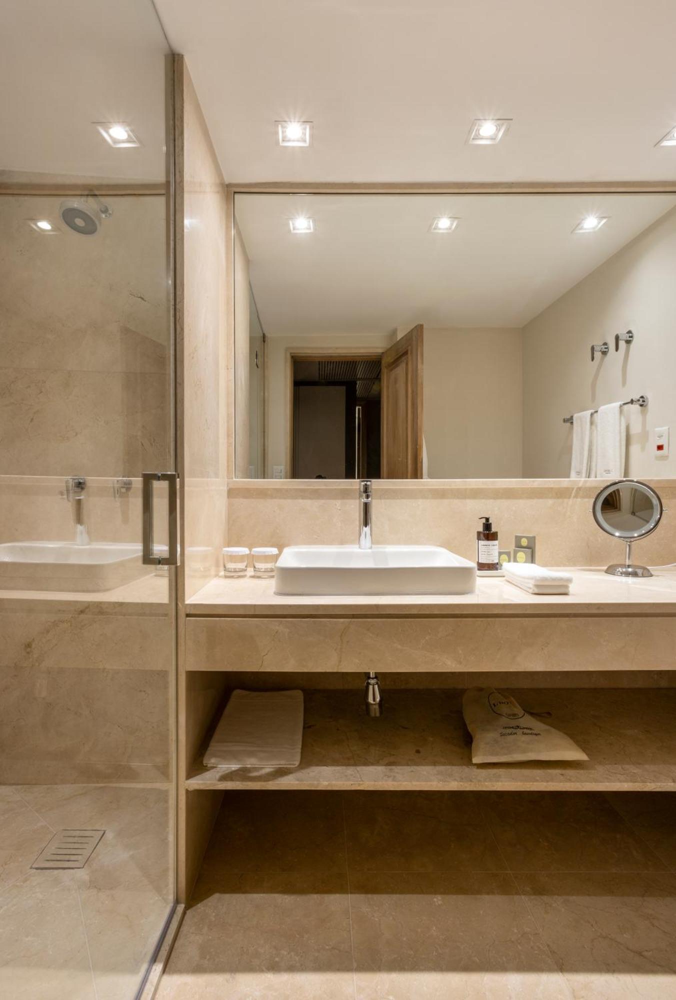 Quarto Duplo Executivo com Varanda