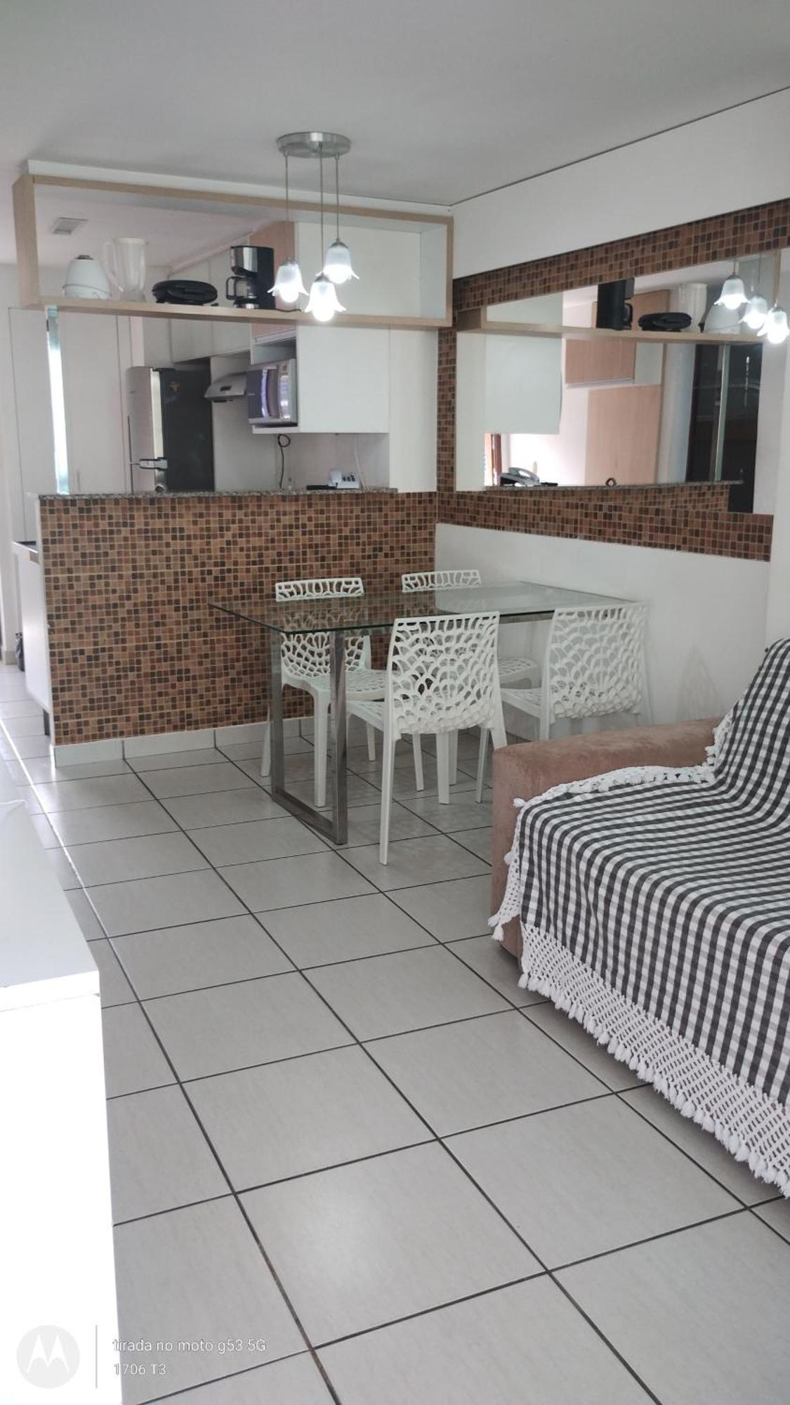 Appartamento con 2 Camere da Letto, Balcone e Vista mare