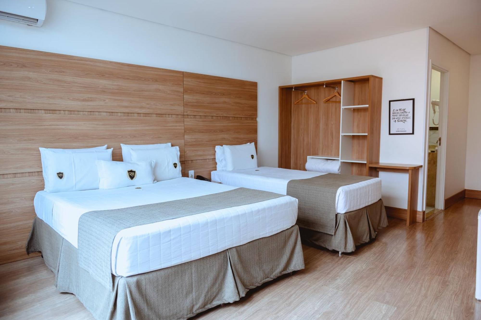 Quarto Familia 1 cama casal e 1 cama solteiro,1515858667:JPEG