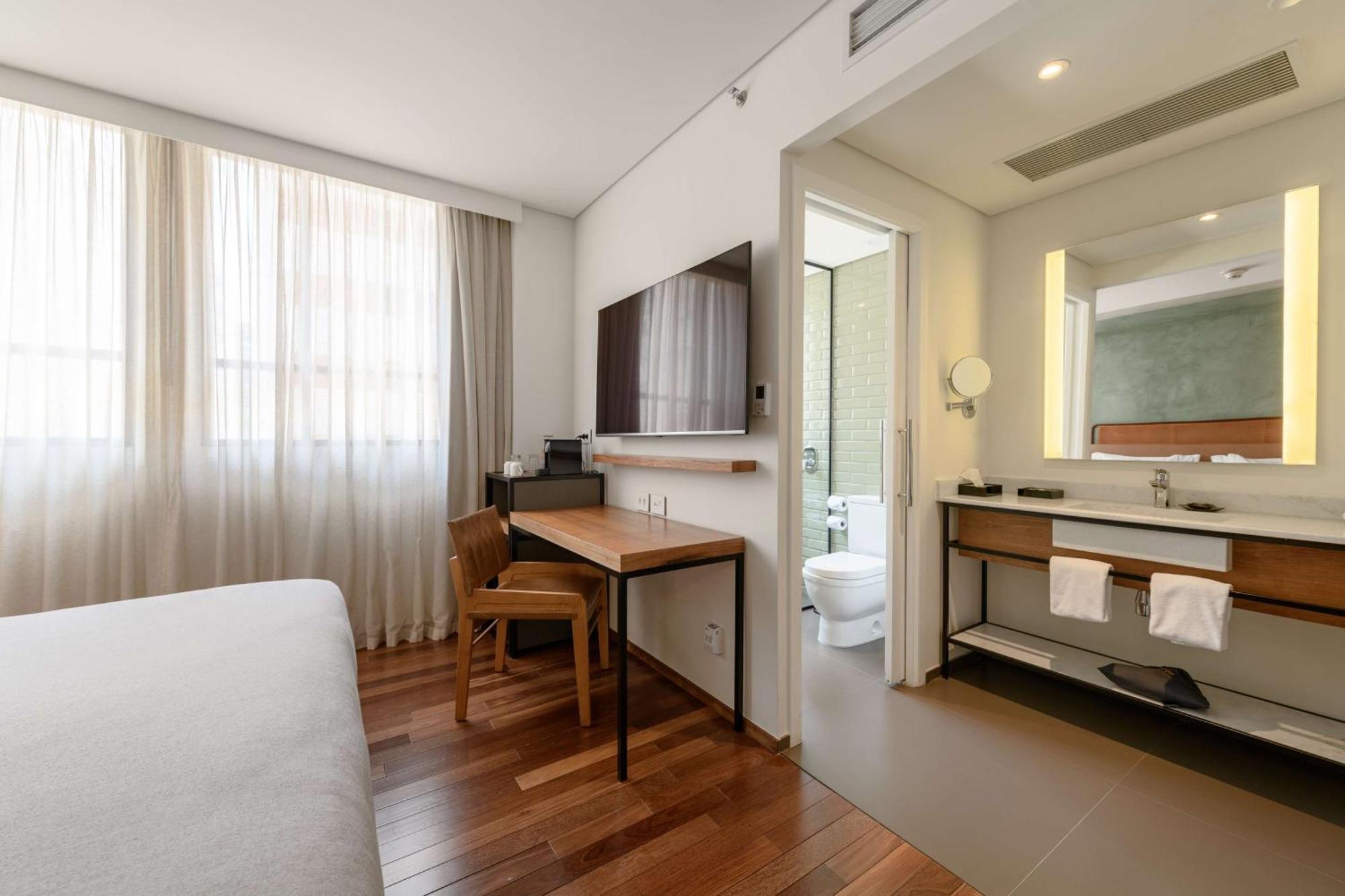 Standard Zimmer mit Kingsize-Bett