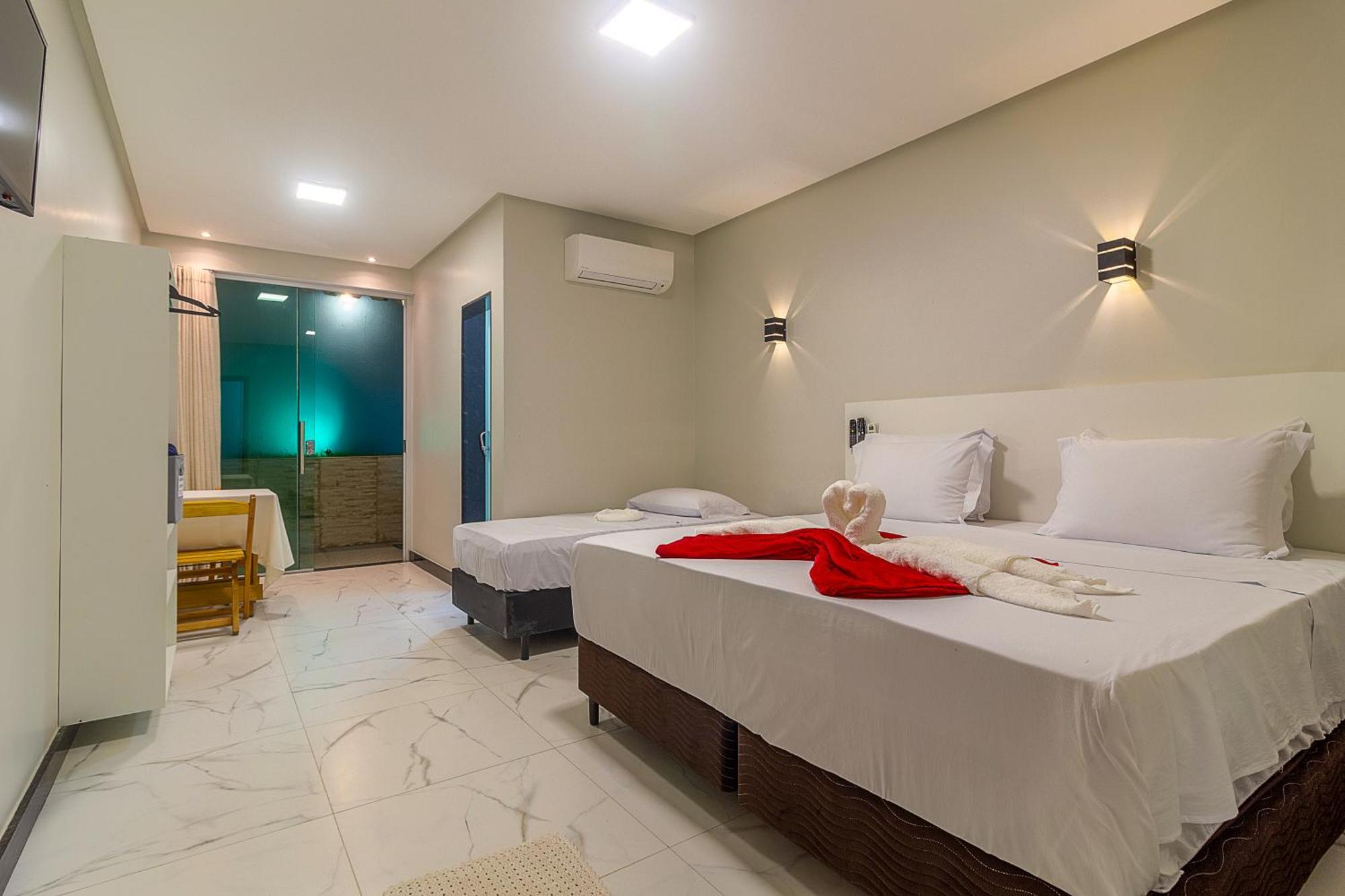 Quarto Triplo com Varanda
