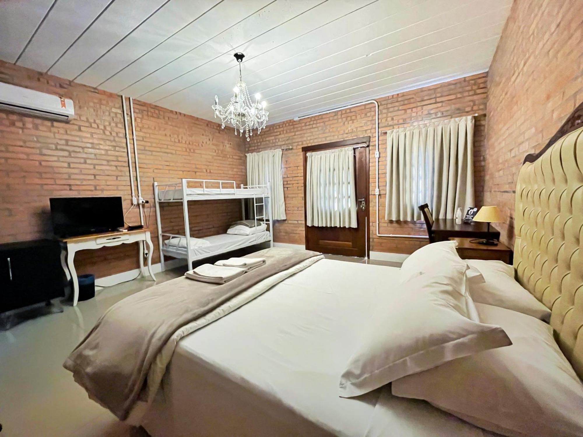 Quarto Quádruplo com Vista do Jardim