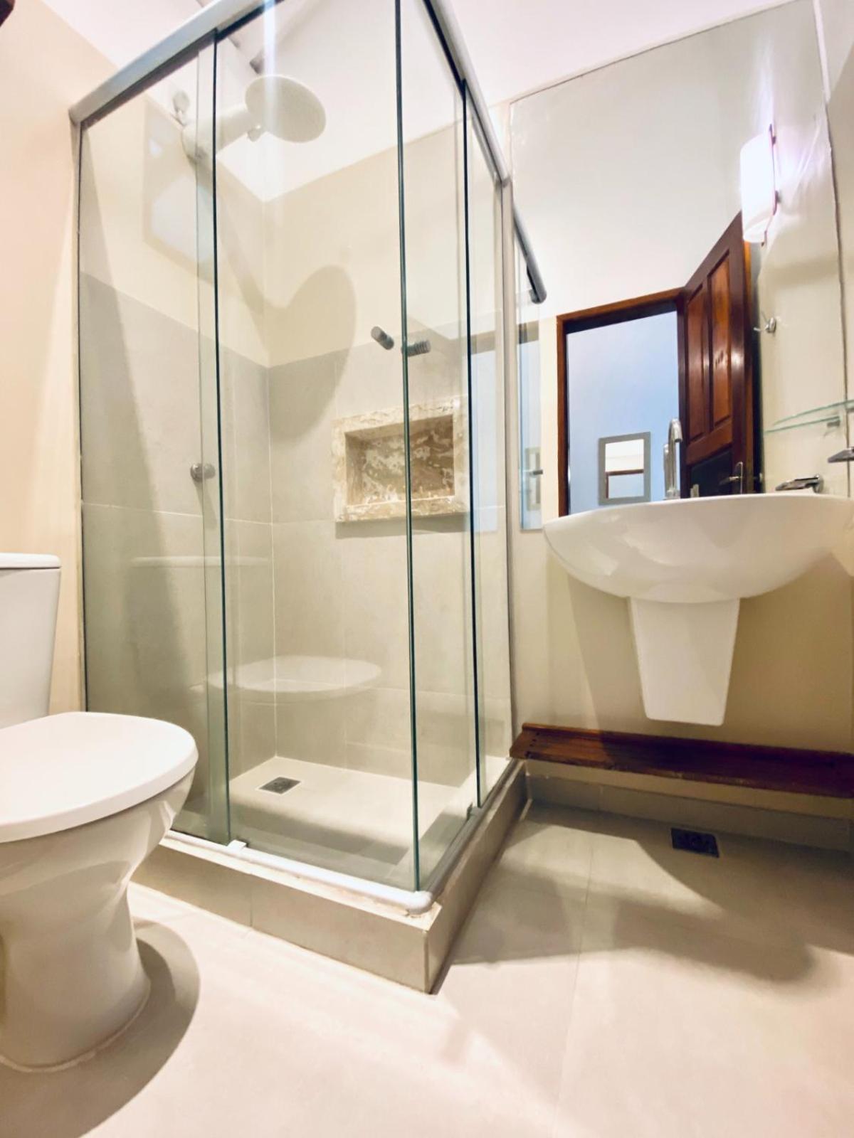Quarto Triplo com Vista para a Piscina