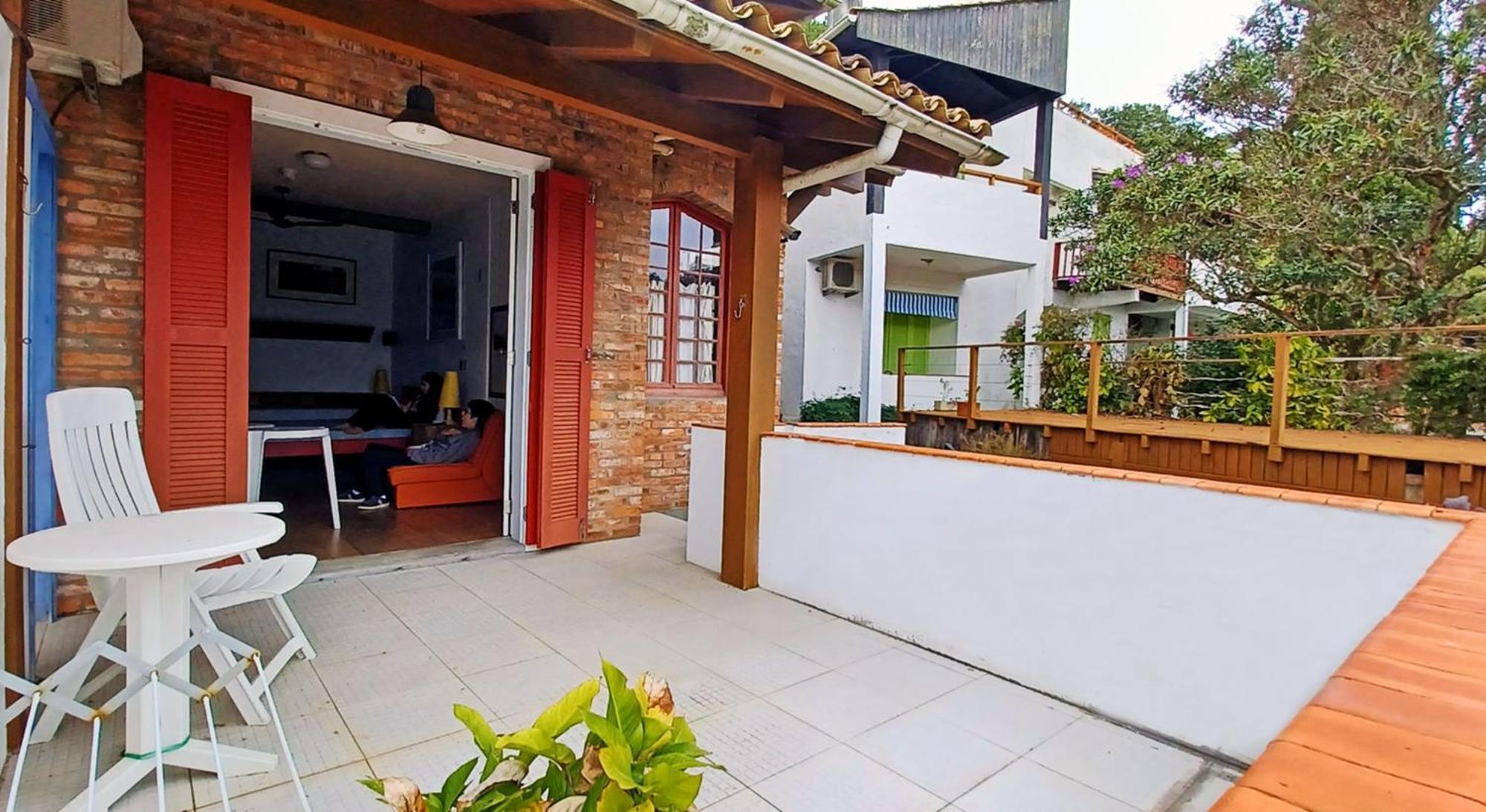 Quarto com Cama de Casal ou 2 de Solteiro e Varanda