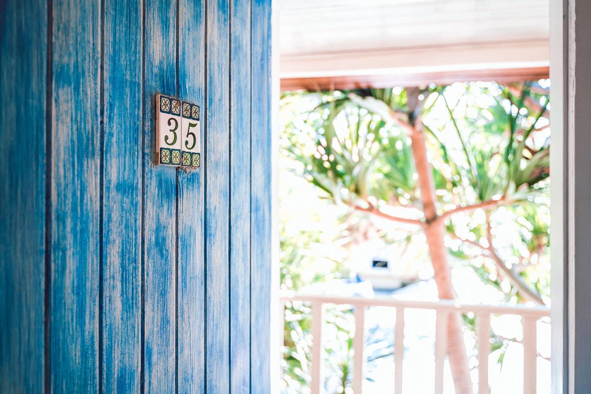 Suite,1524216172:JPEG