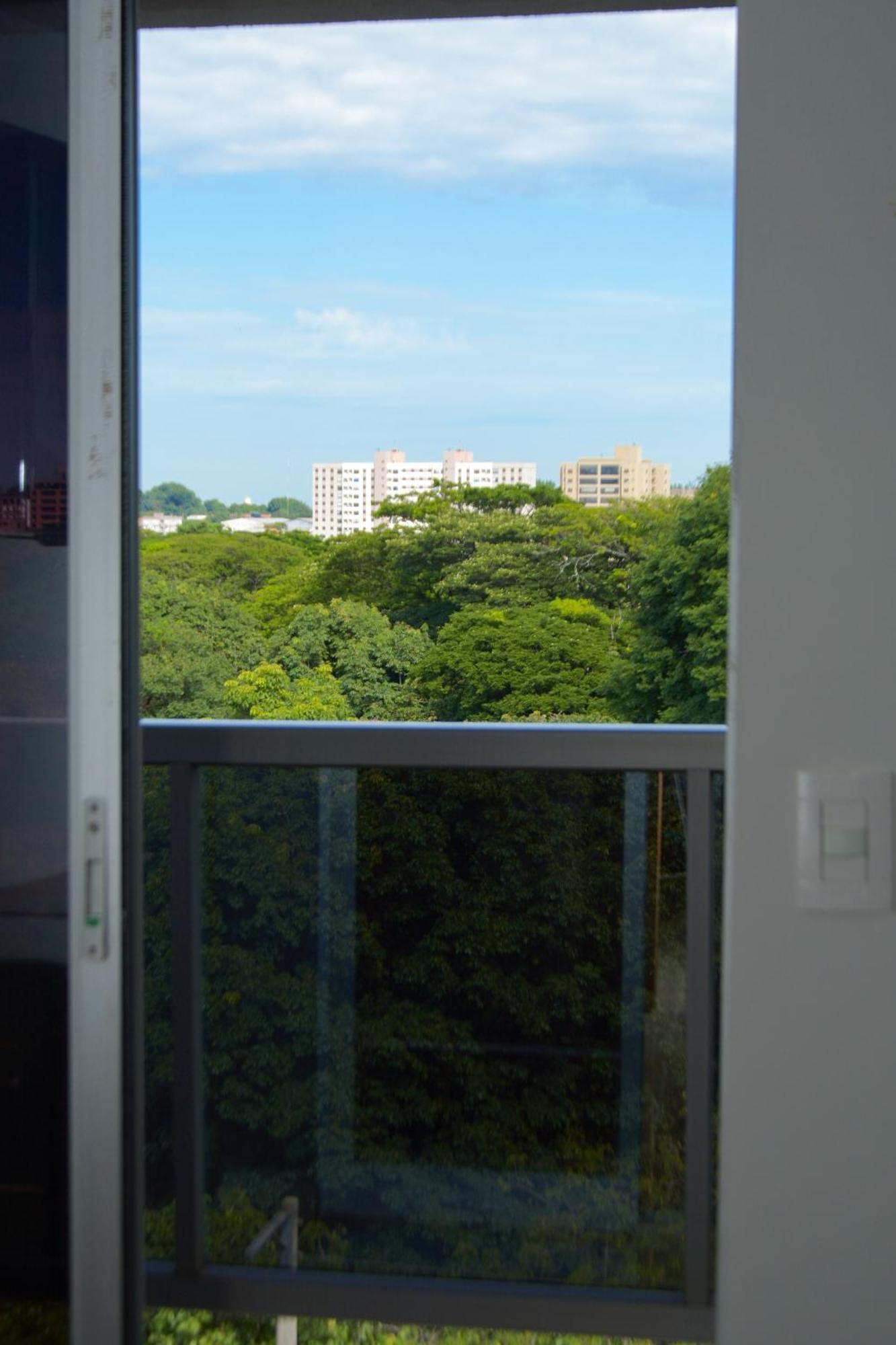 Quarto com 2 Camas de Solteiro e Vista