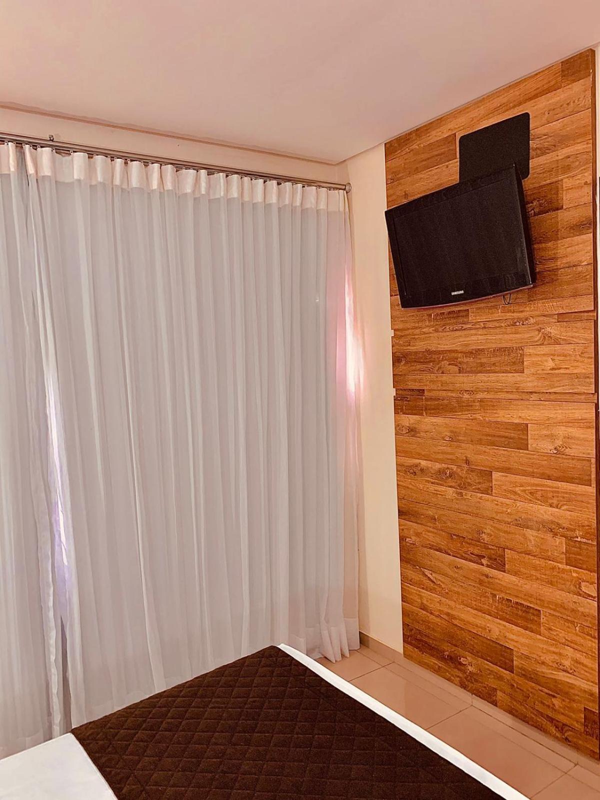 Deluxe Room,1529346790:JPEG