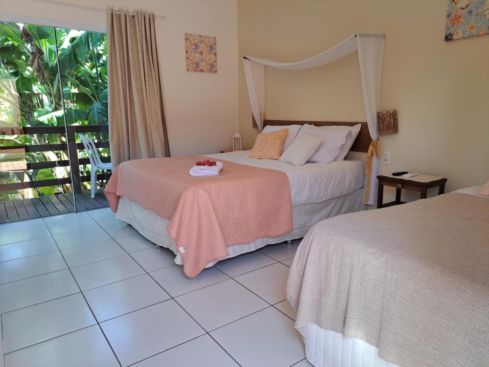 Quarto Triplo com Varanda