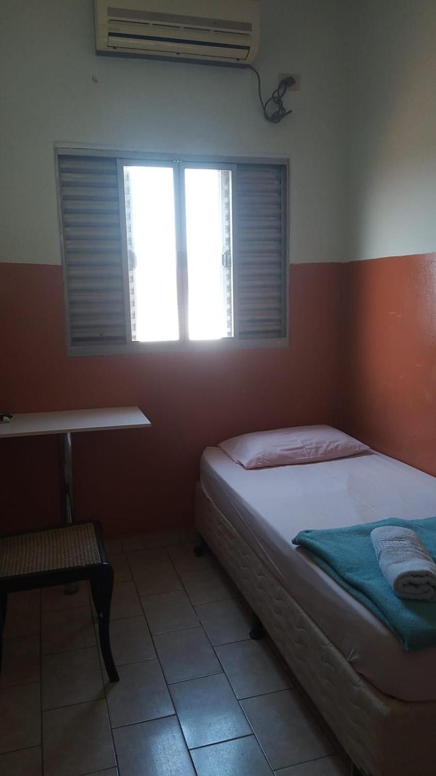 Quarto Individual com Banheiro Privativo