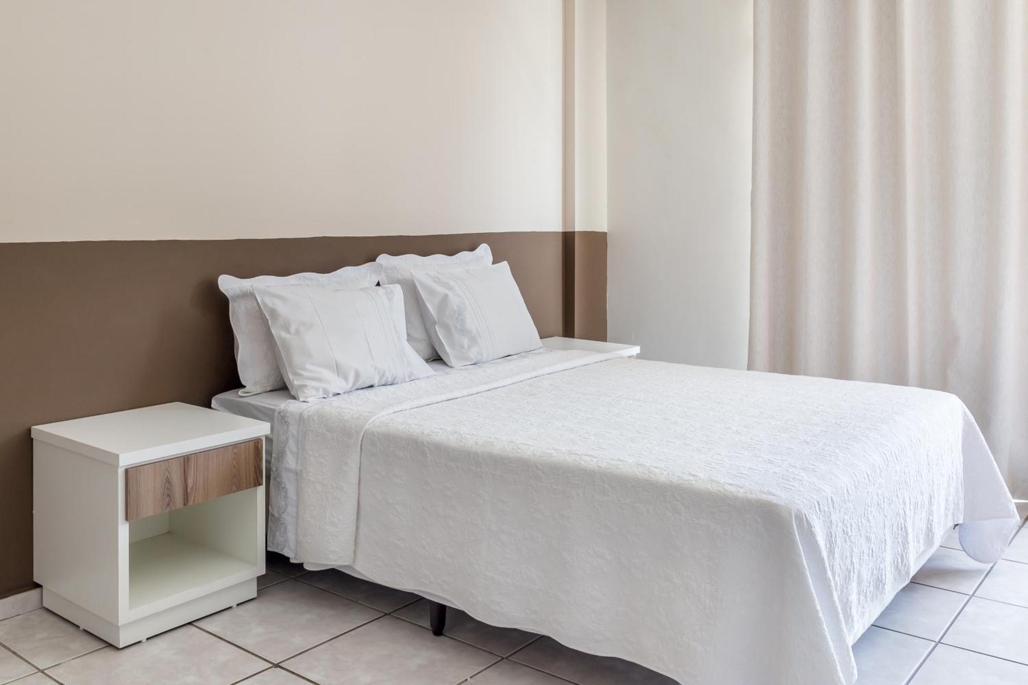 Two-Bedroom Apartment with Pool View (6 Adults)