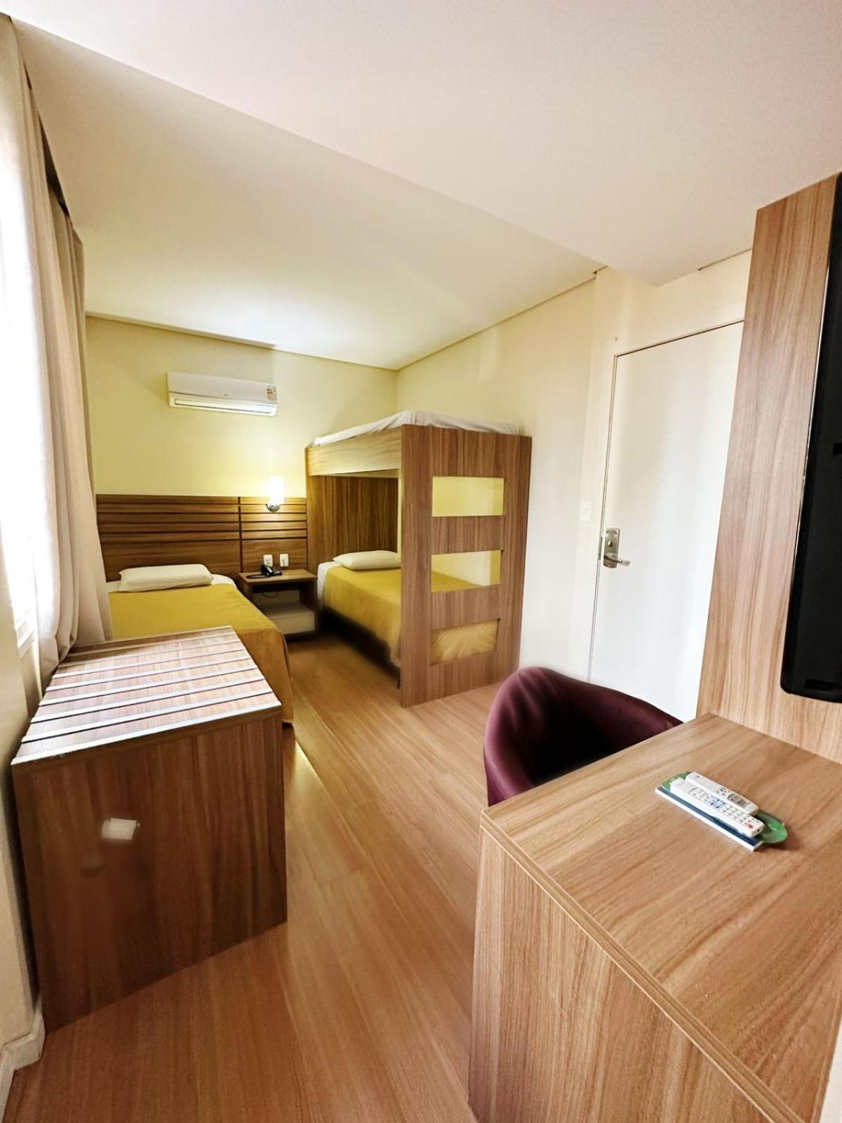 Quarto Triplo Standard