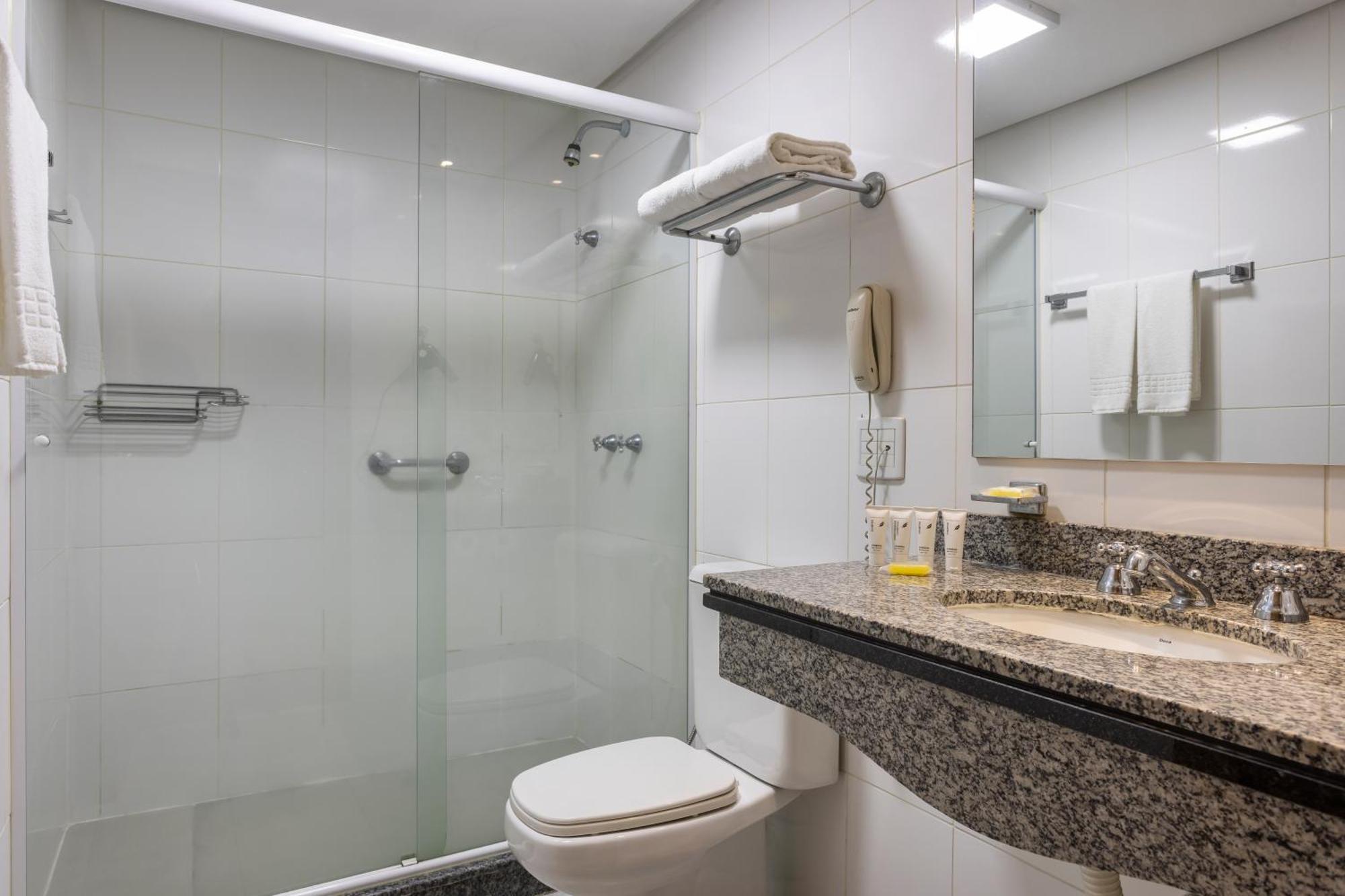 Quarto com 2 Camas de Solteiro