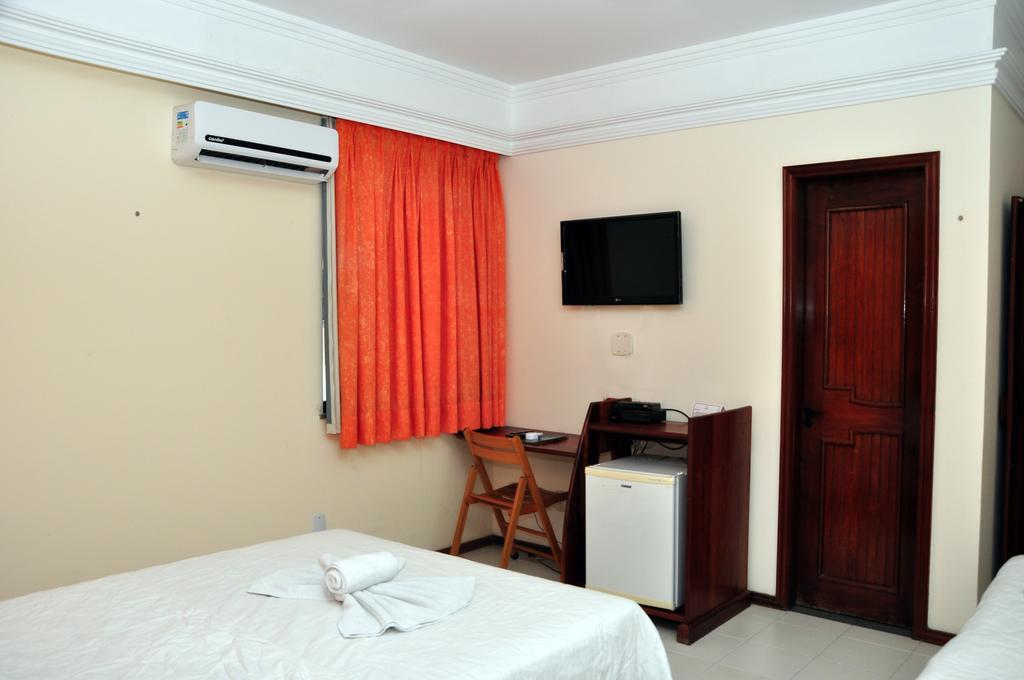 Quarto com Cama de Casal ou 2 de Solteiro