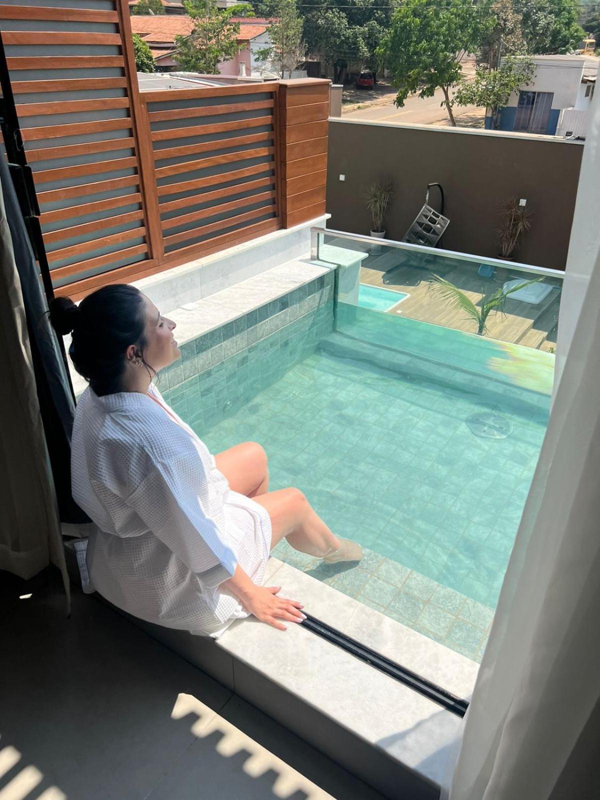 Suíte com Piscina Privativa
