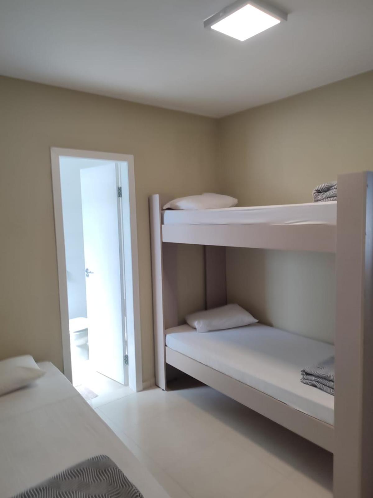 Quarto Triplo Básico