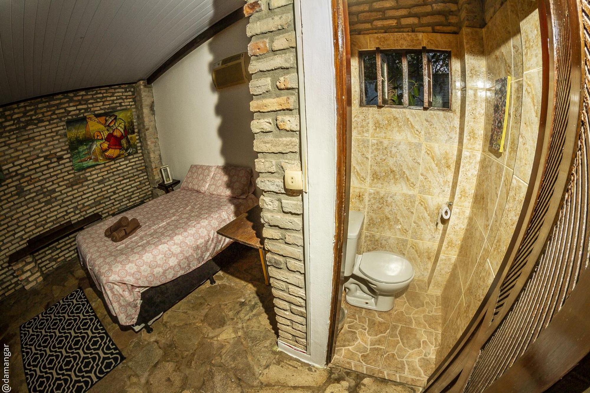 Quarto Duplo com Banheiro Privativo