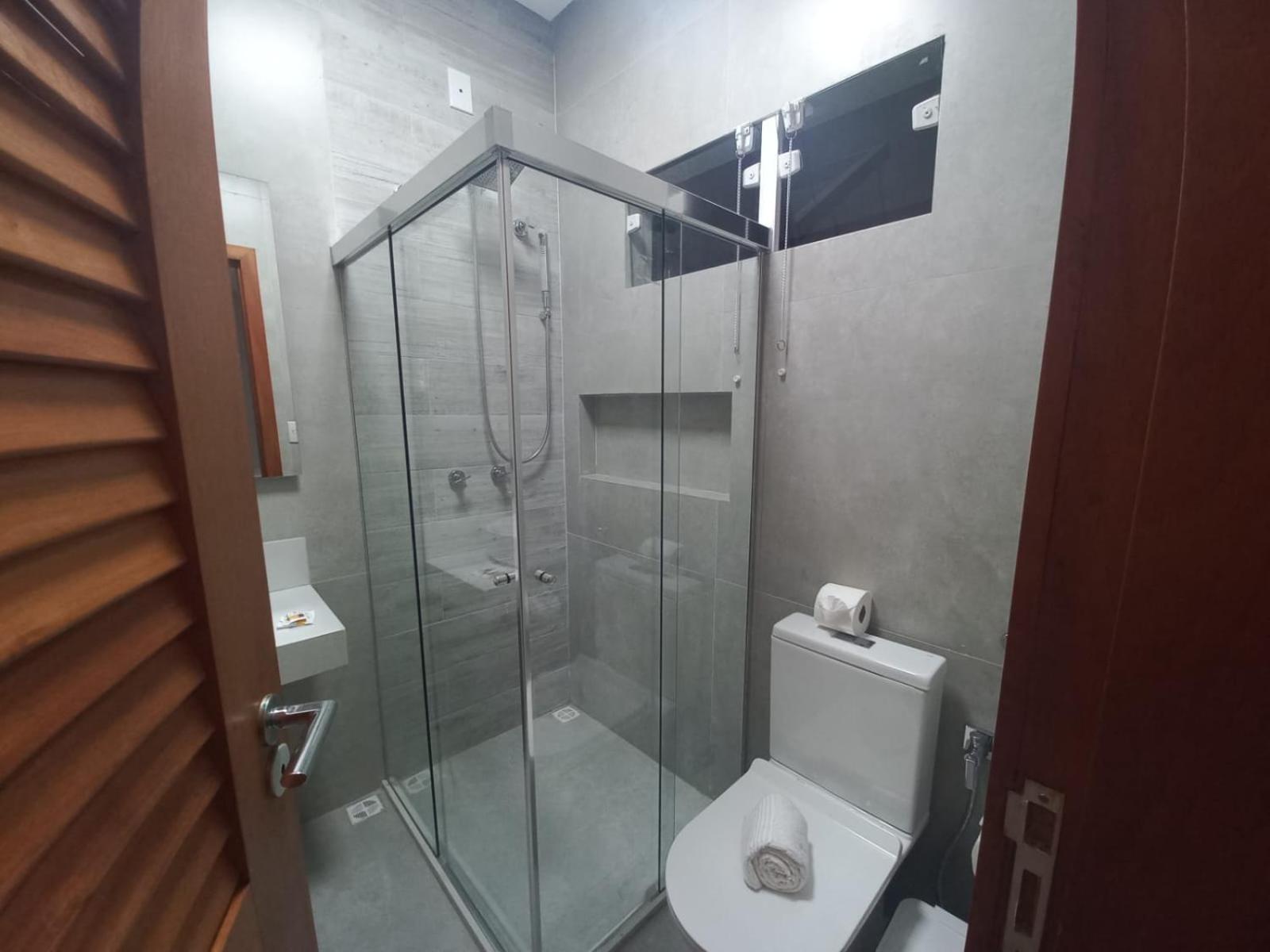 Quarto Triplo com Varanda