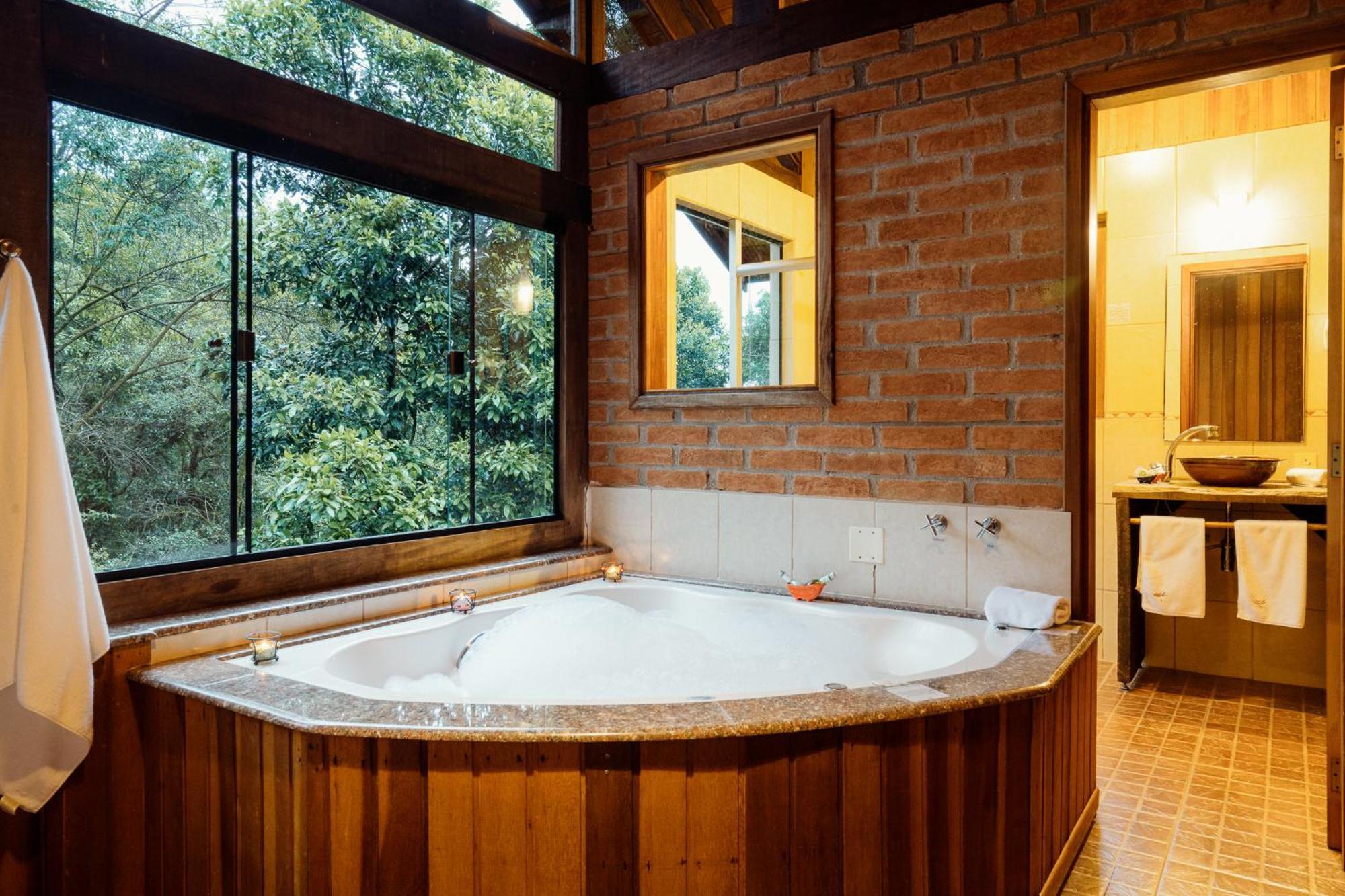 Cabin Hot Tub,1552211305:JPEG