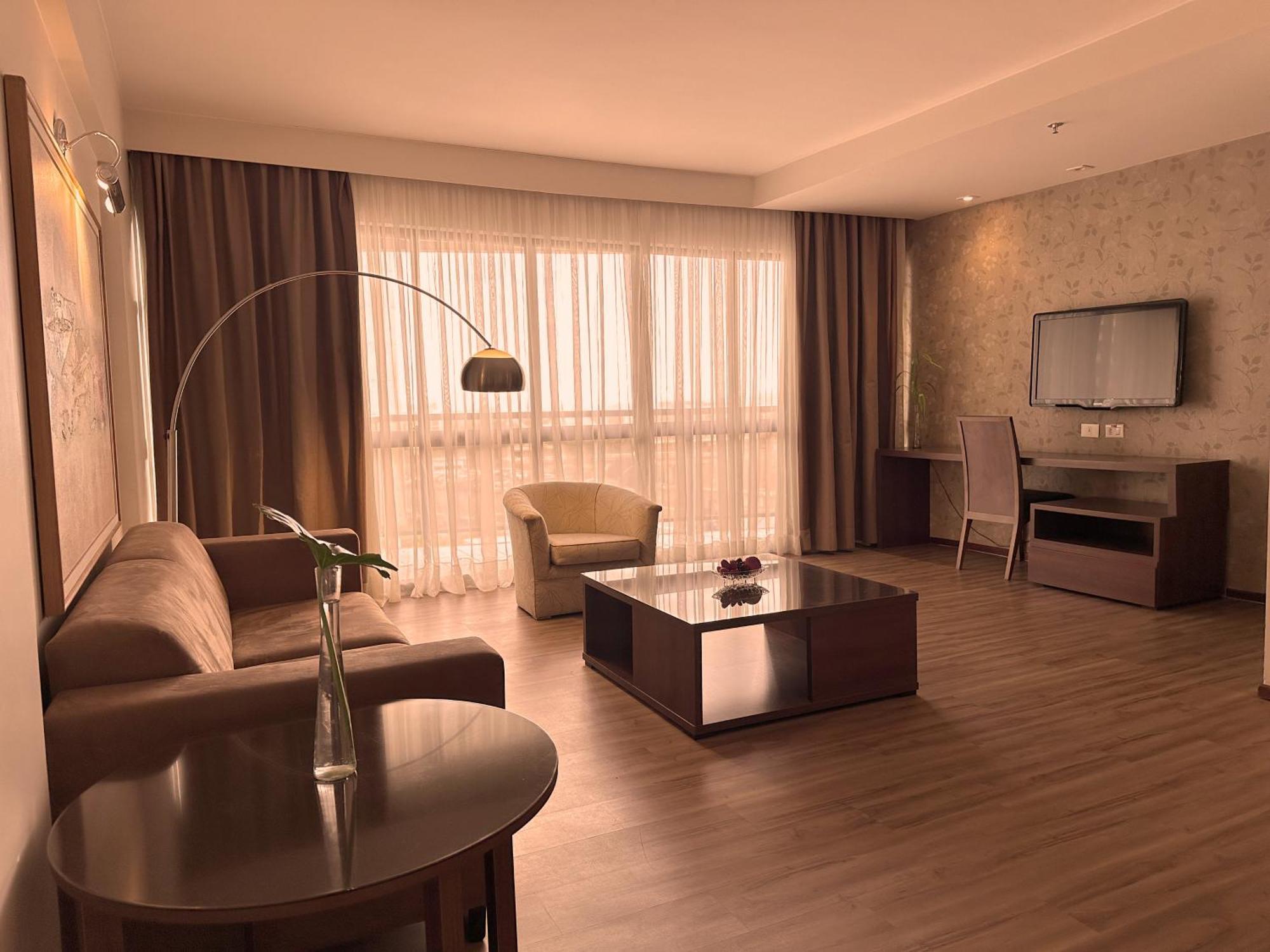 Suite (2 Adults)