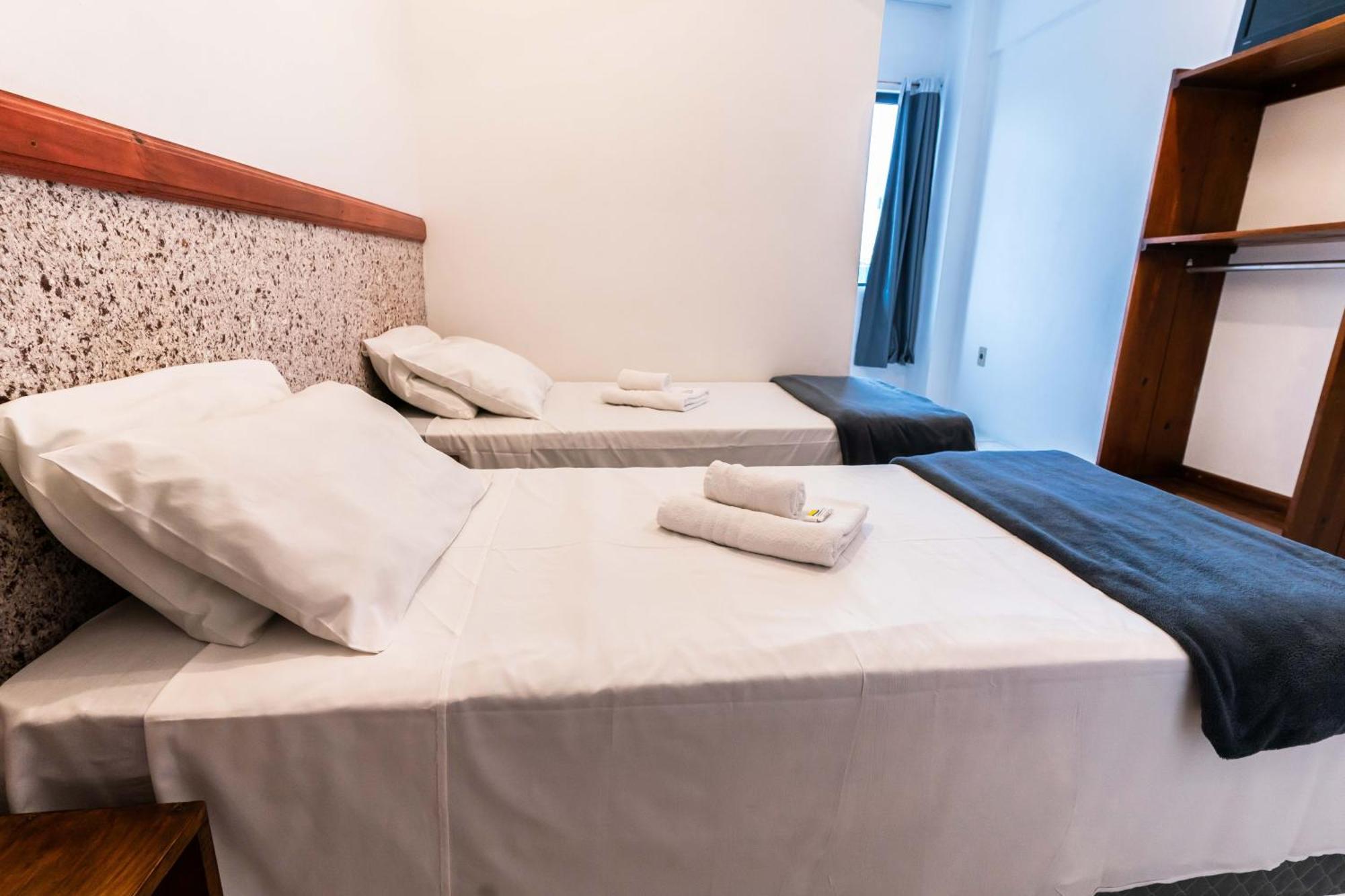 Quarto Triplo com Varanda