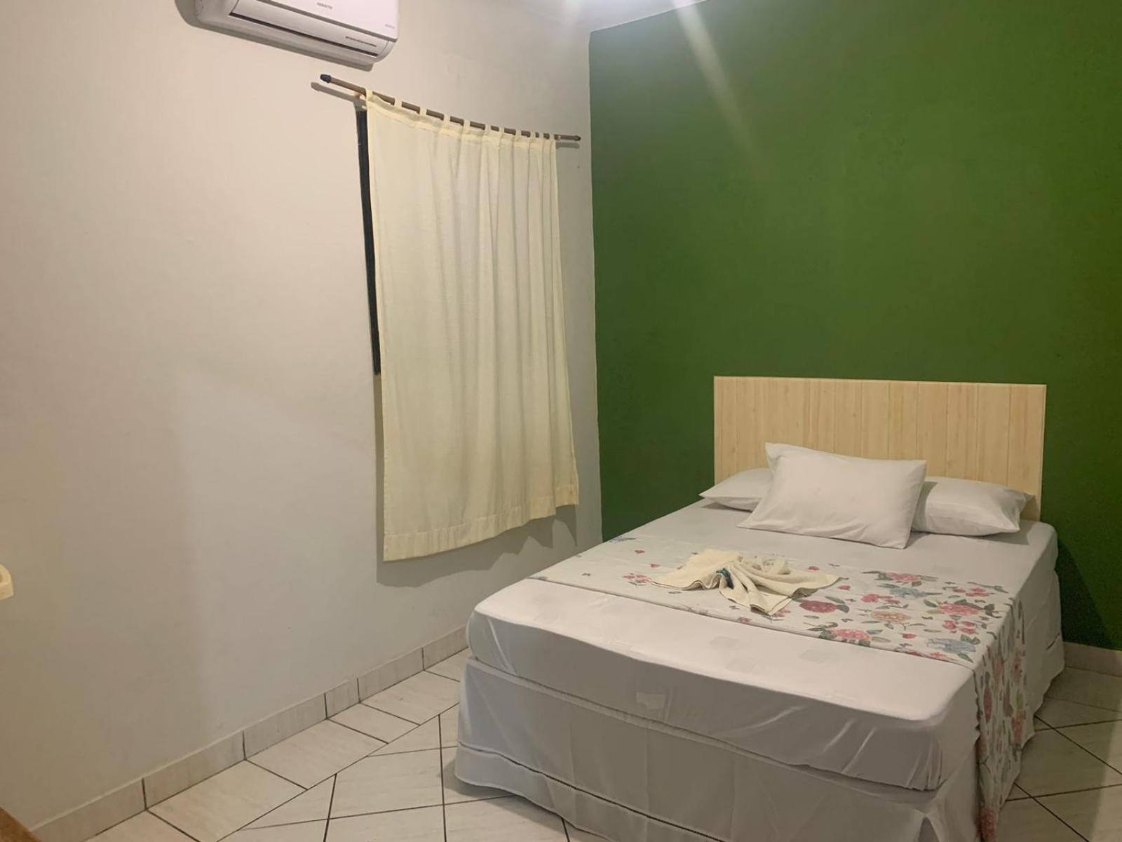 Quarto Duplo Standard com Banheiro Compartilhado