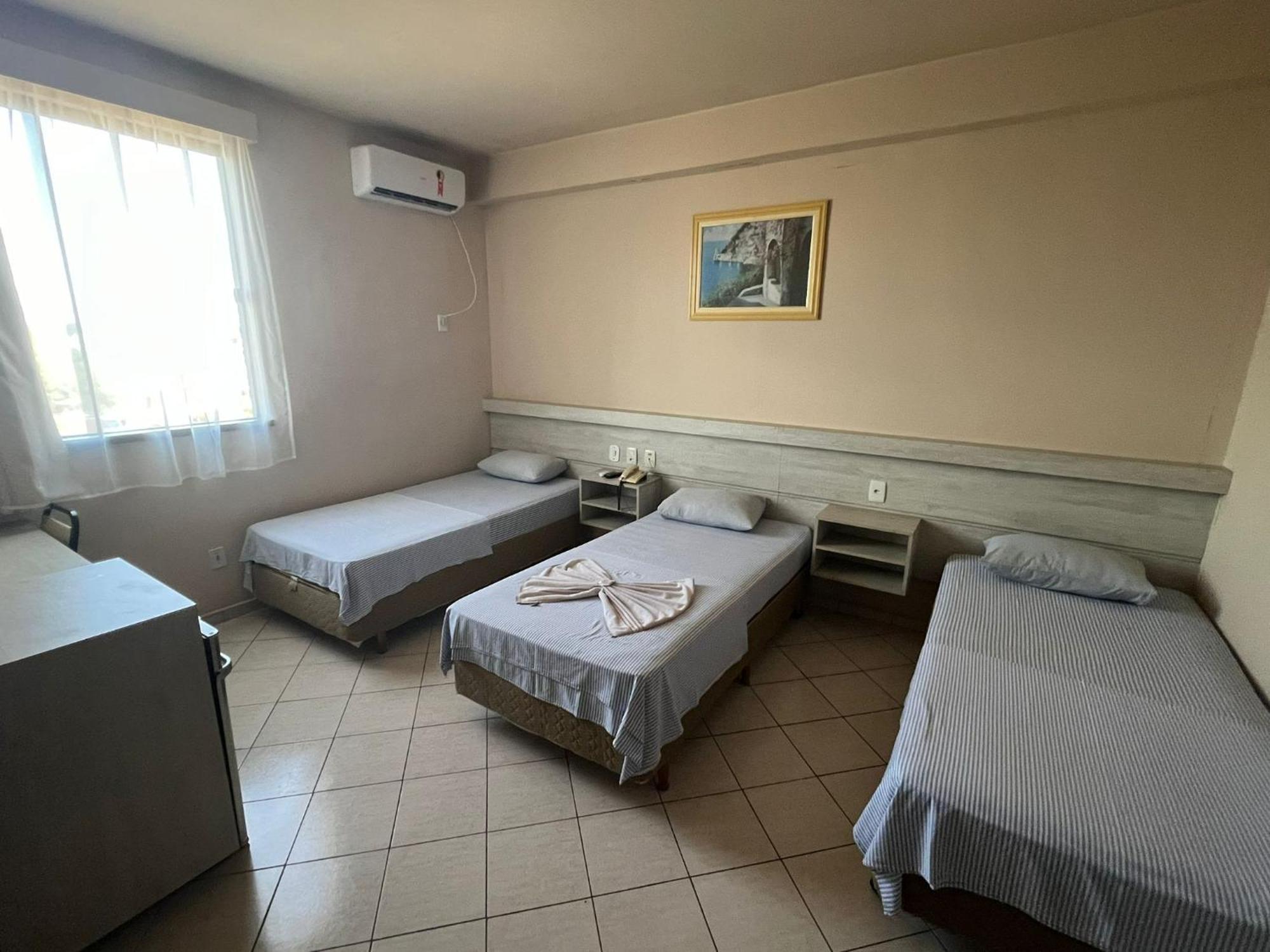 Basic Triple Room with Shared Bathroom