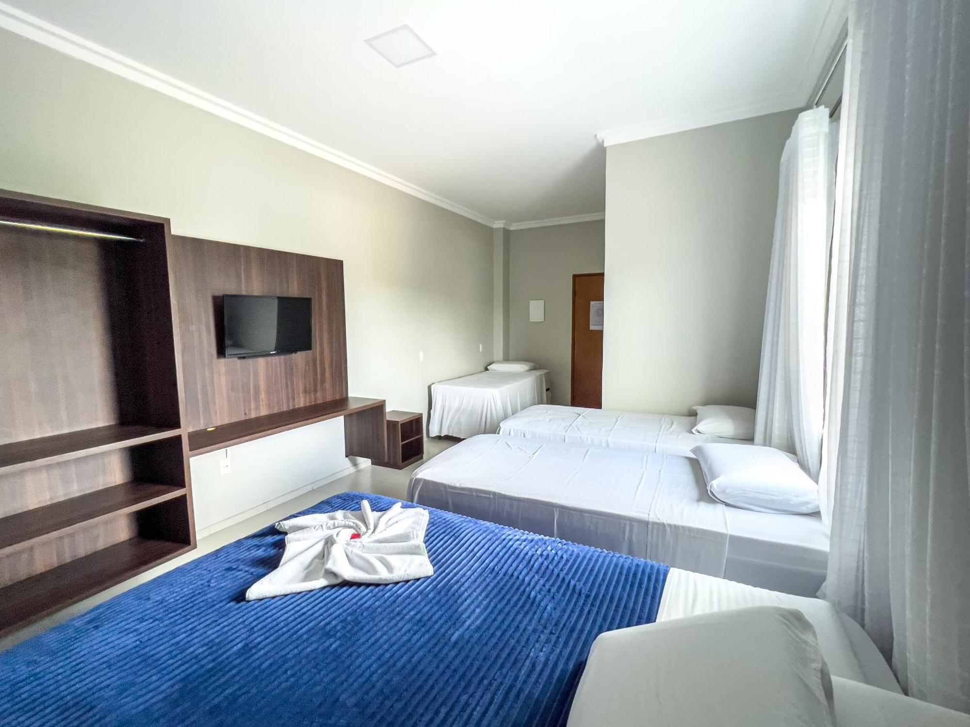 Family Room,1096417104:JPEG