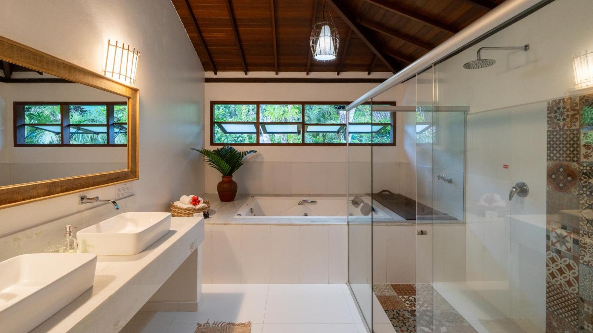 Suíte Deluxe com Banheira de Hidromassagem
