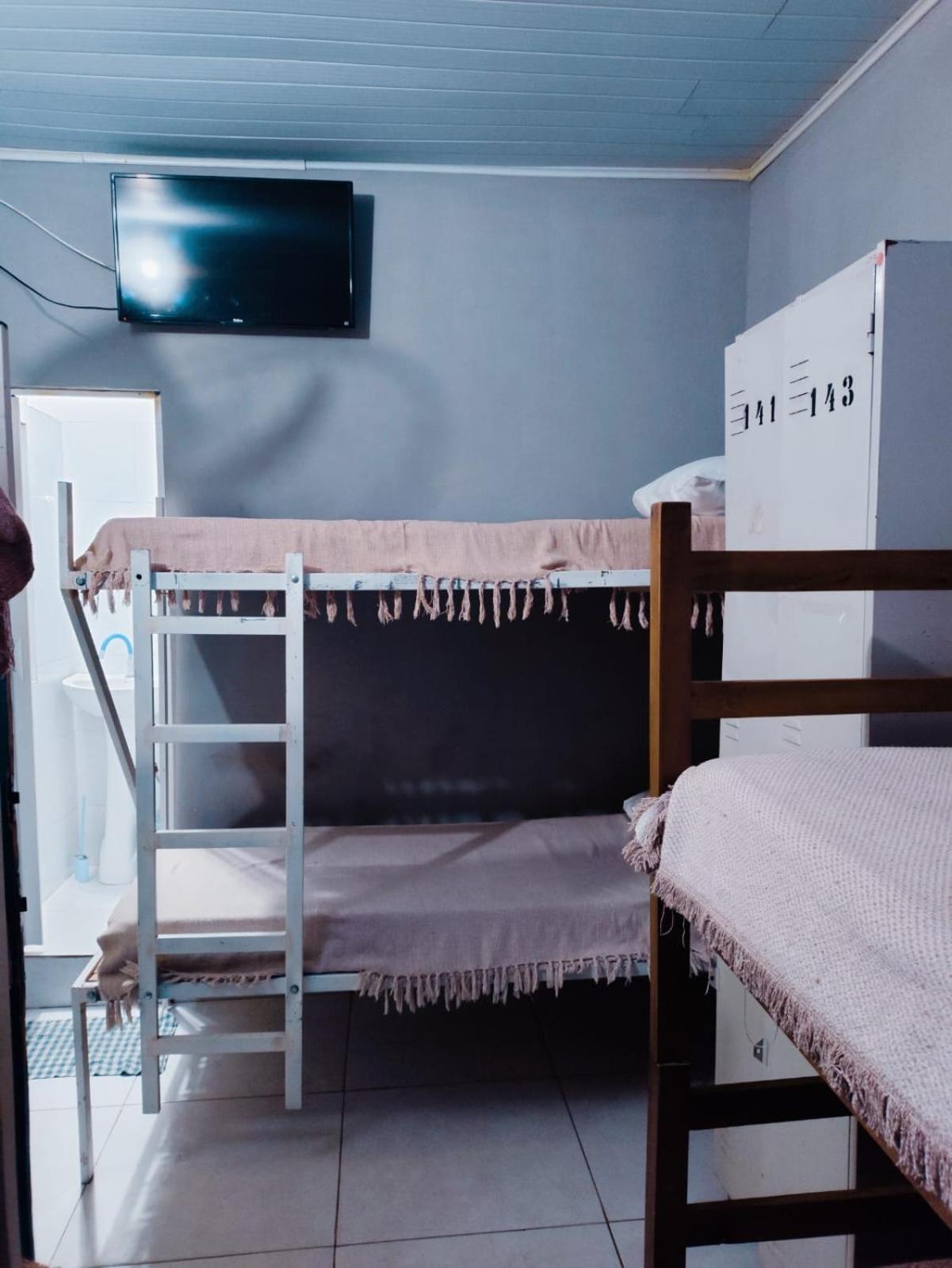 Posto Letto in Dormitorio con 6 Letti