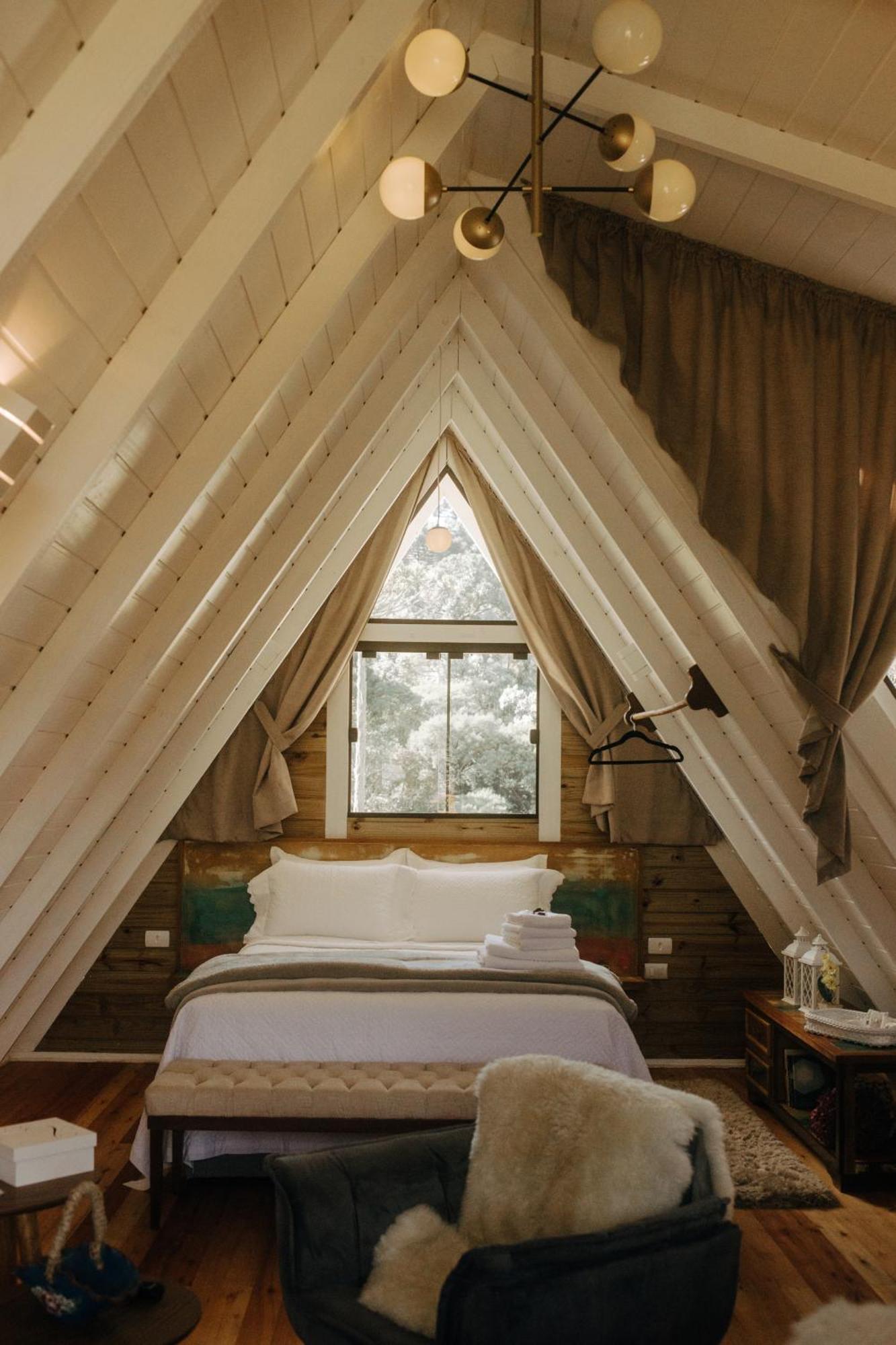 Quarto com Cama Queen-Size e Varanda