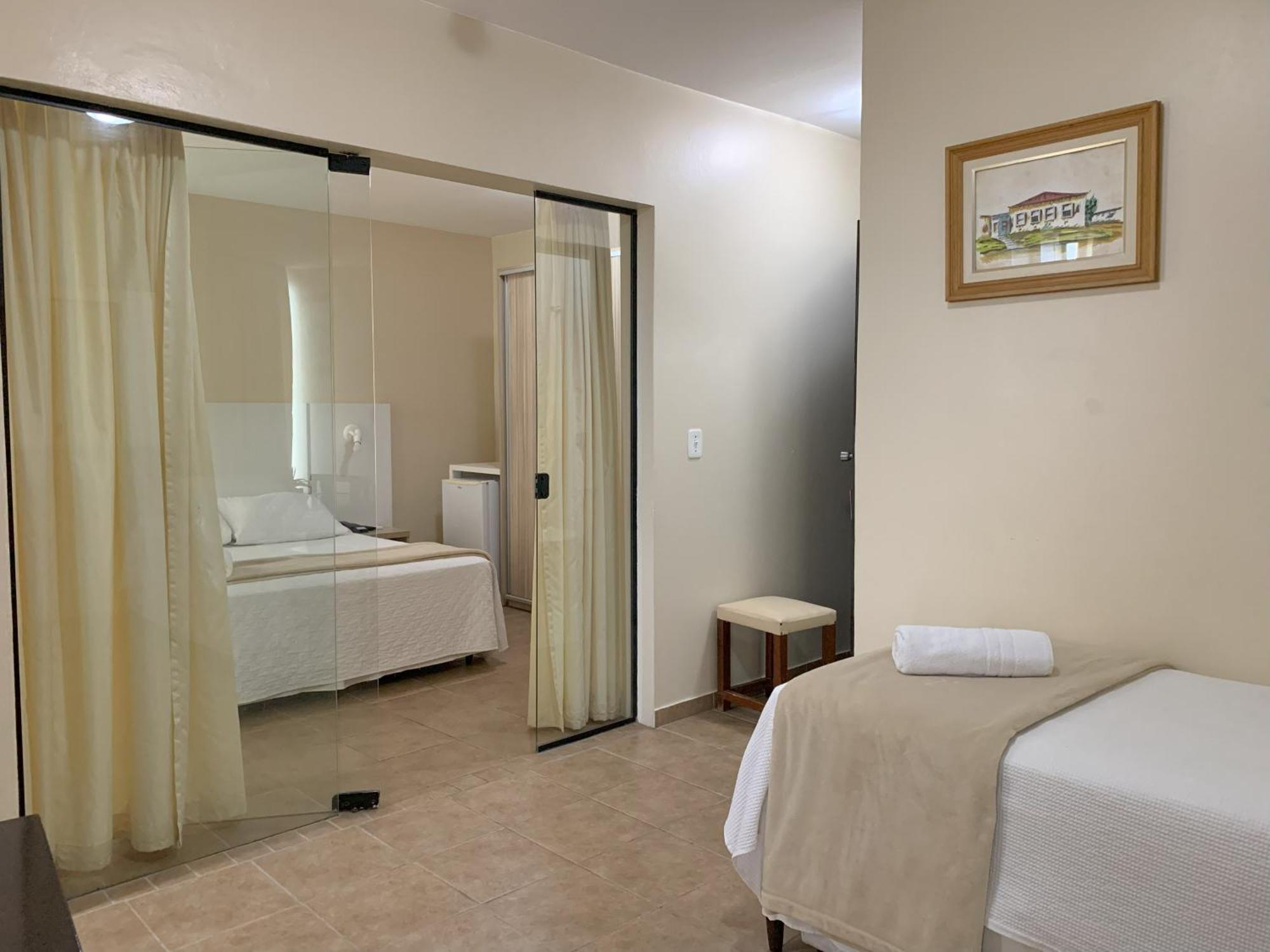 Executive Suite,1604776375:JPEG