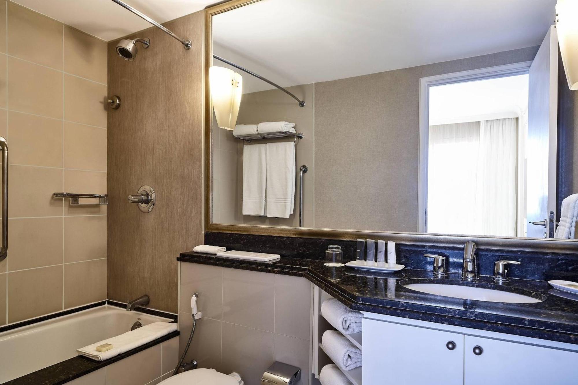 Apartamento de 2 habitaciones con balcón y vistas a la ciudad