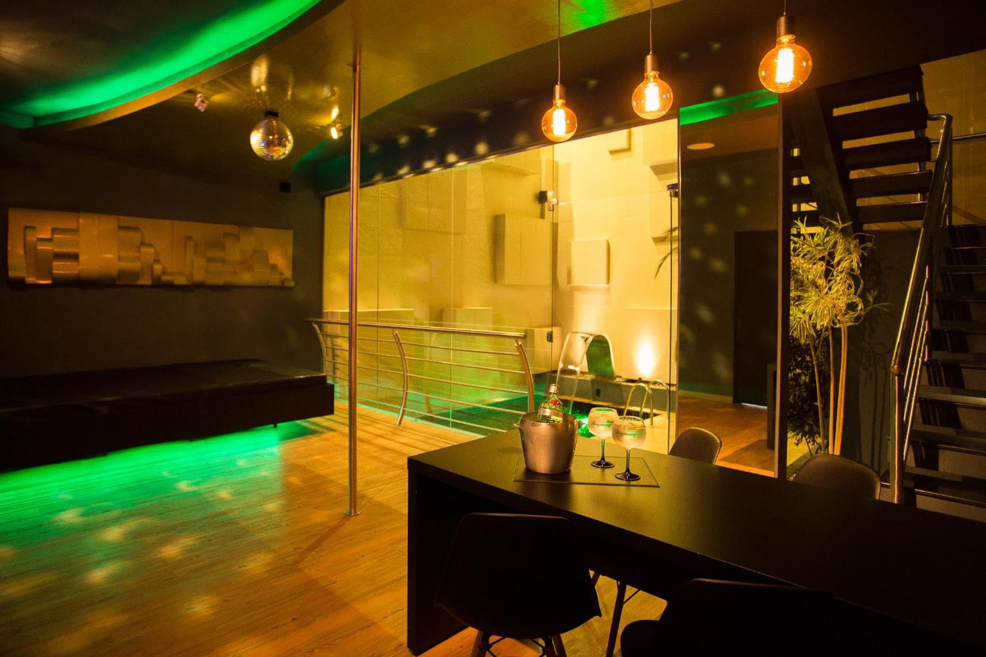 Suite with Private Pool,1608332337:JPEG