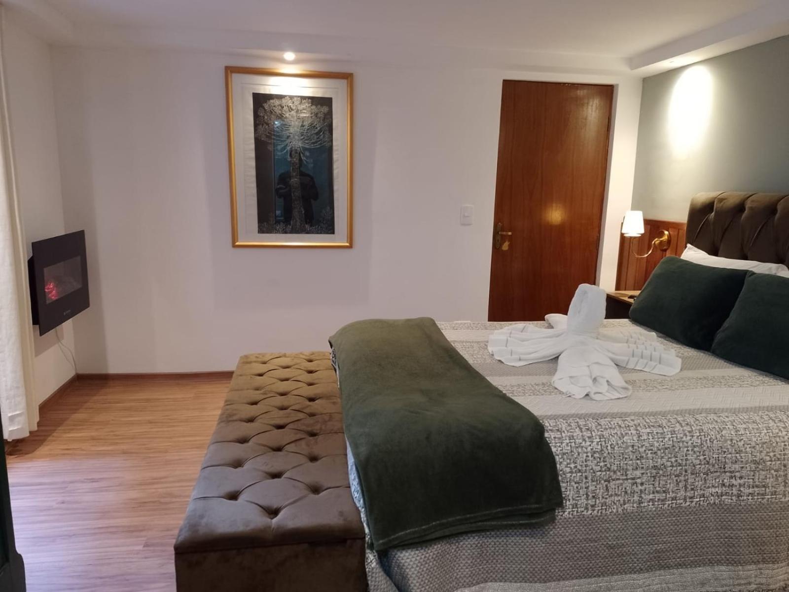 Family Room,1609326580:JPEG