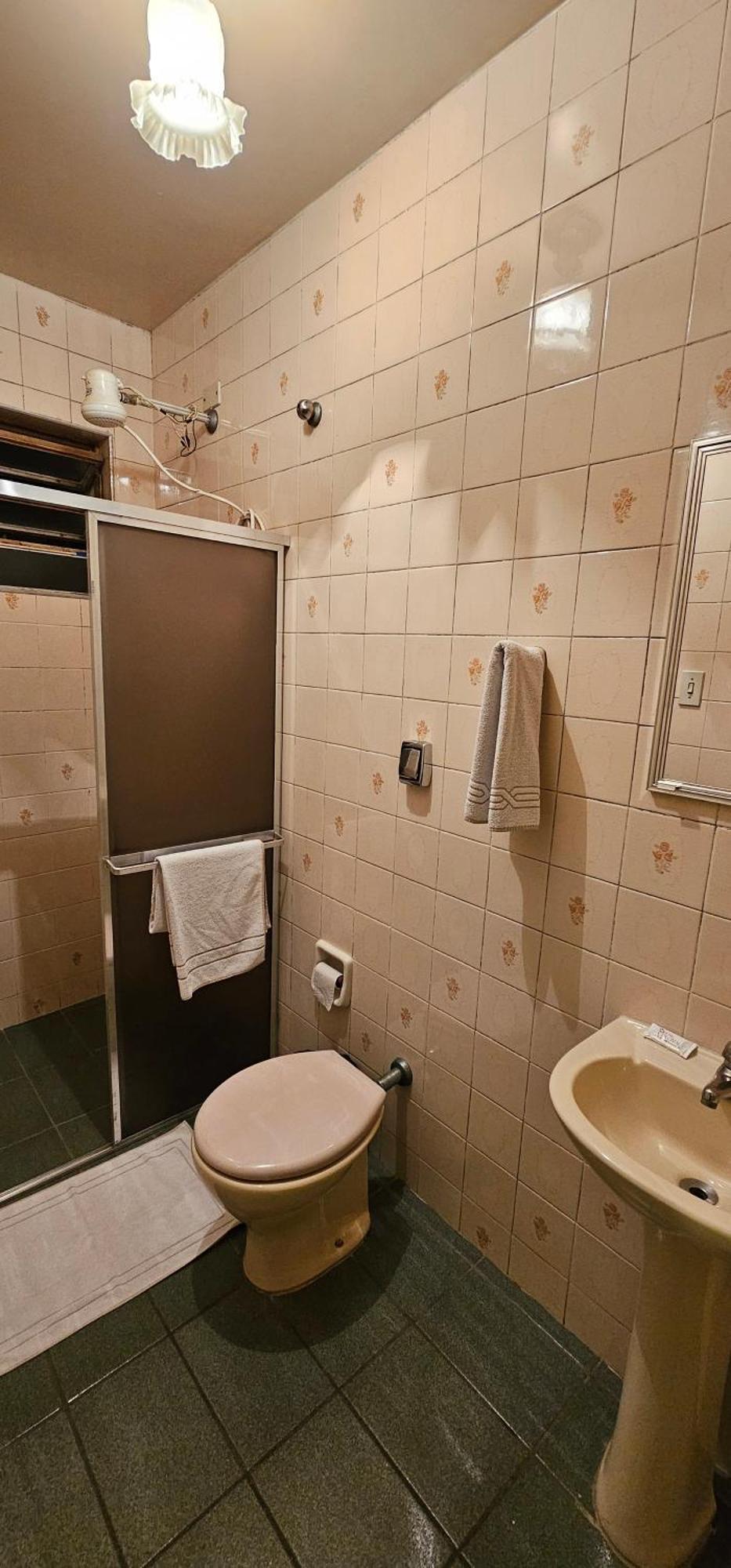Quarto Individual com Banheiro Privativo