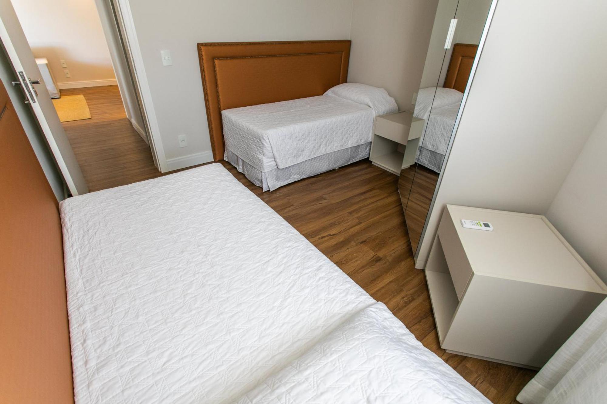 Apartamento de 2 Quartos com Varanda