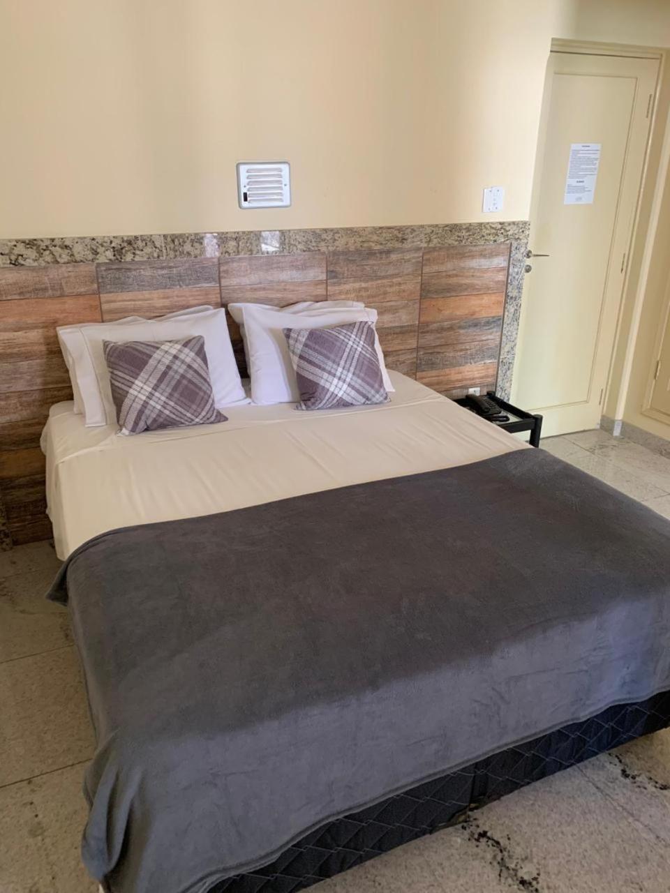 Deluxe Room,1615399168:JPEG