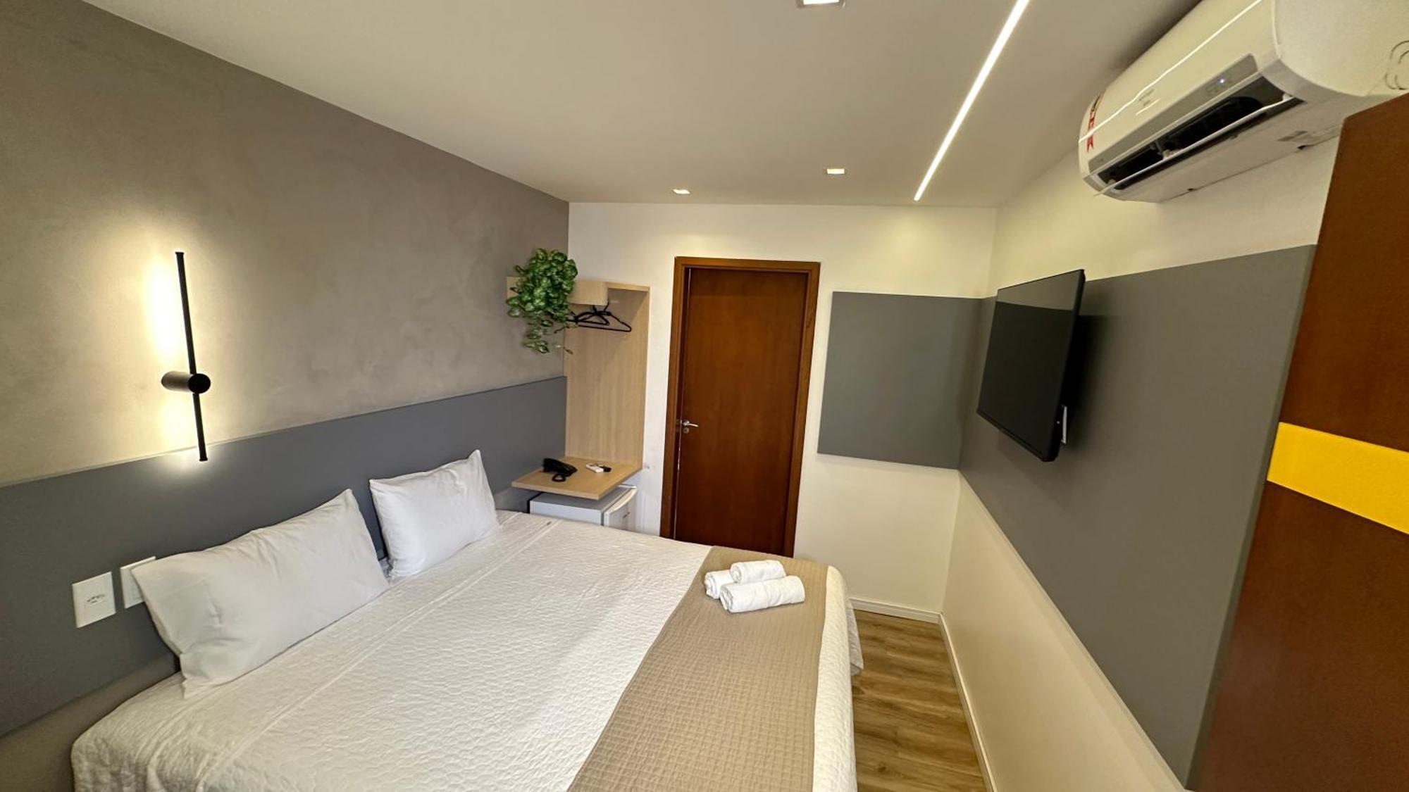 Standard Suite,1616473628:JPEG