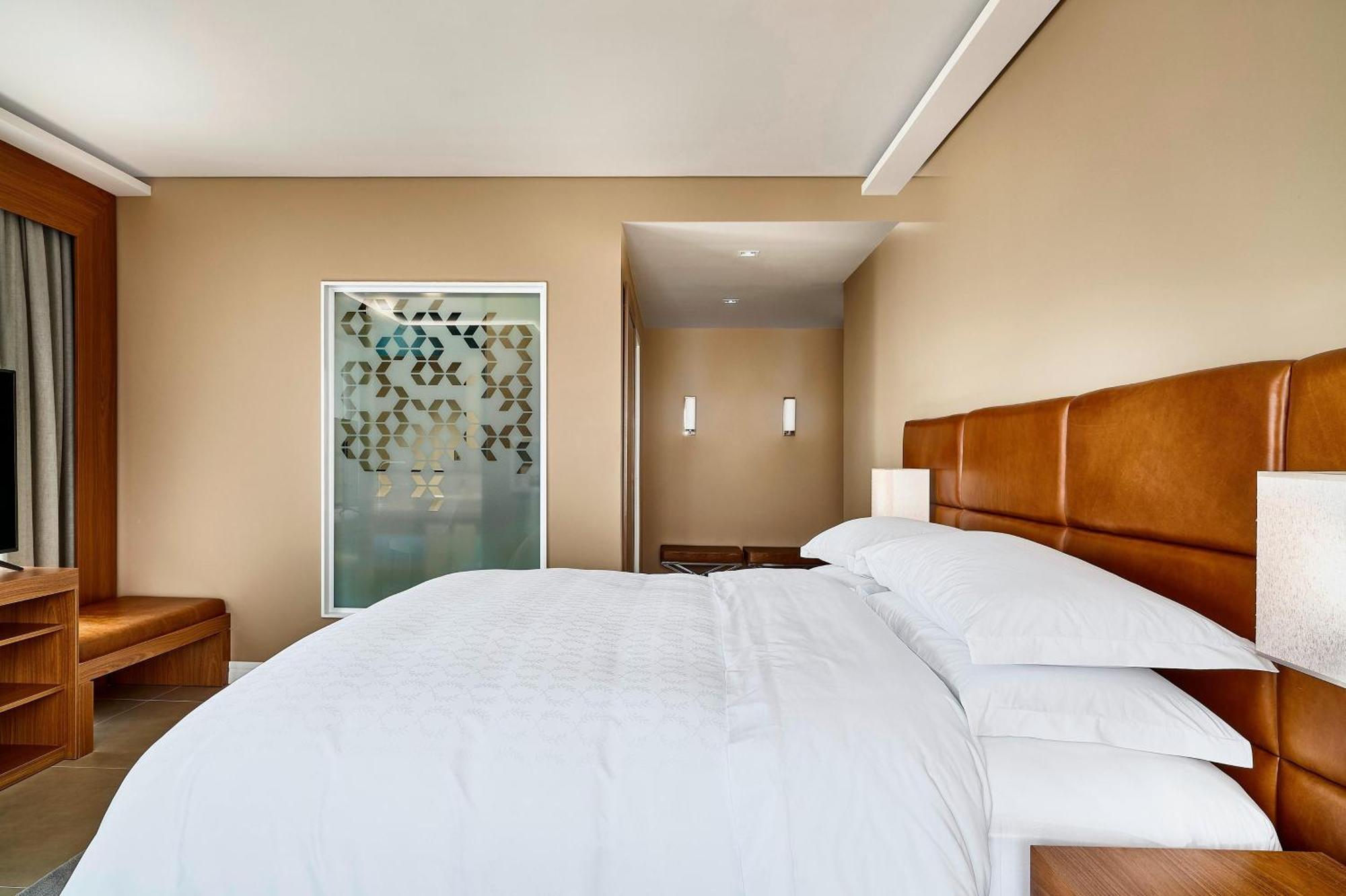 Guest room 1 King City view,1616907114:JPEG