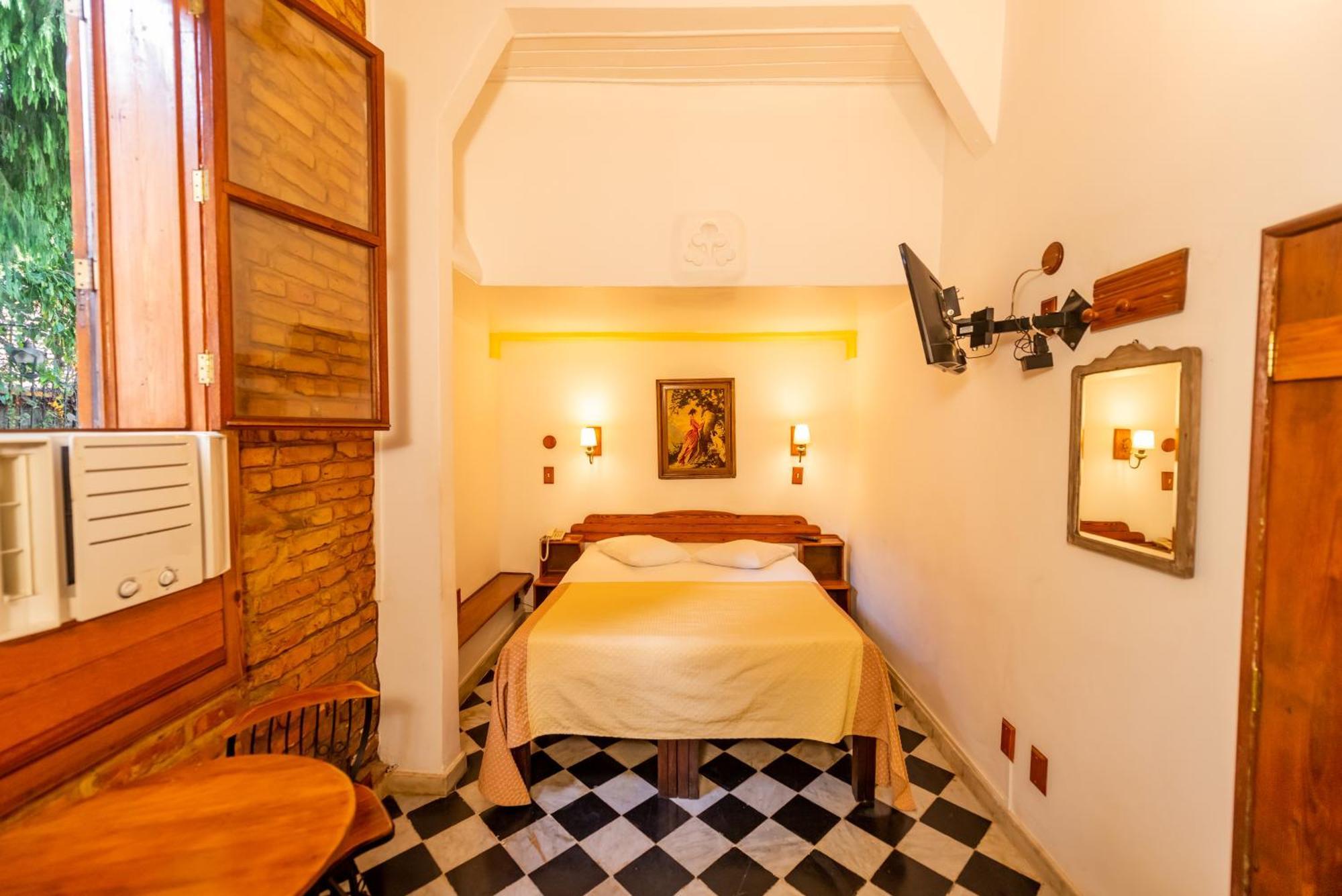 Quarto Duplo Econômico