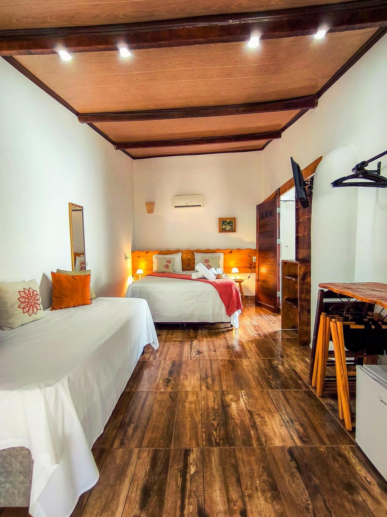 Quarto Triplo com Varanda