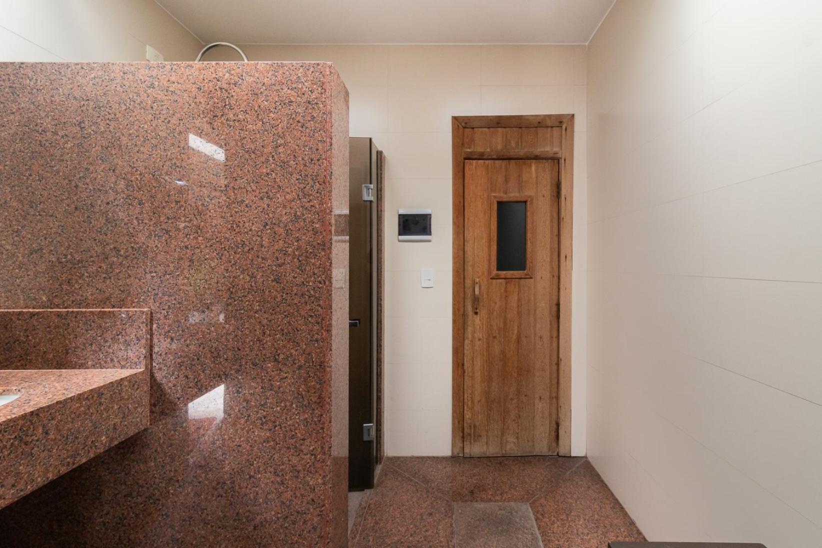 Apartamento com Varanda