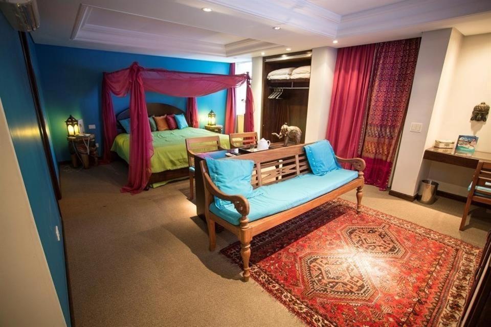 Suite,1639557440:JPEG