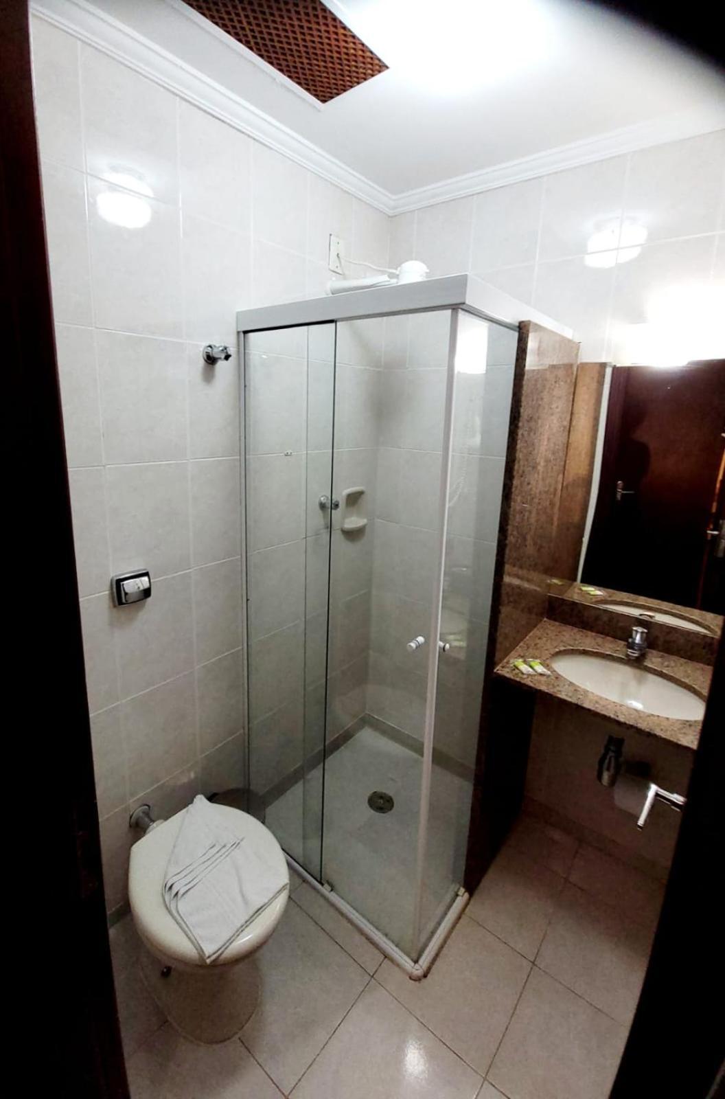 Quarto Luxo com 2 Camas de Solteiro