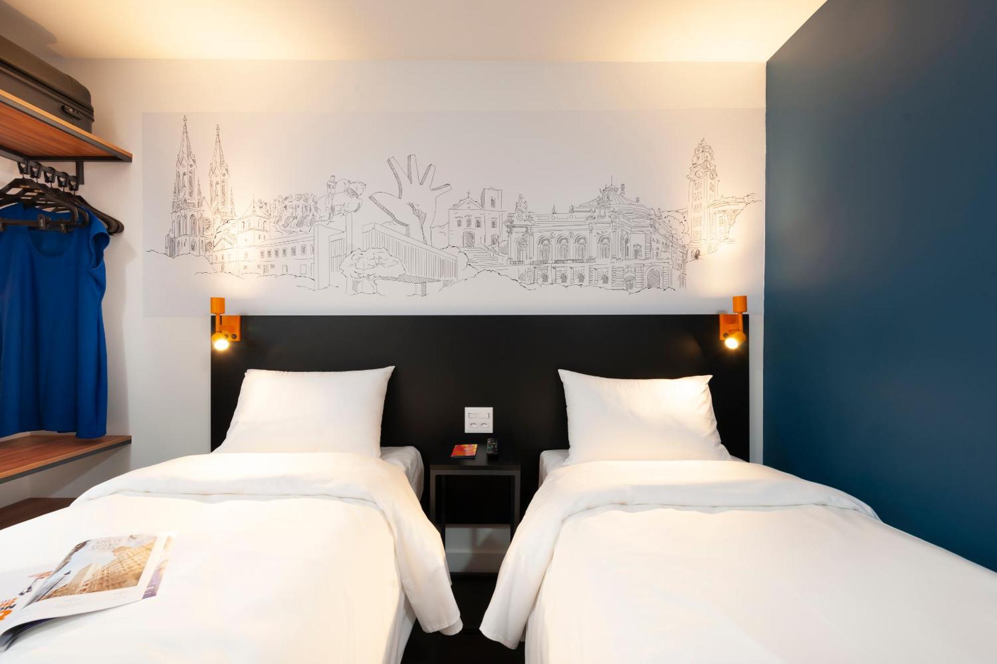 Standard Twin Room