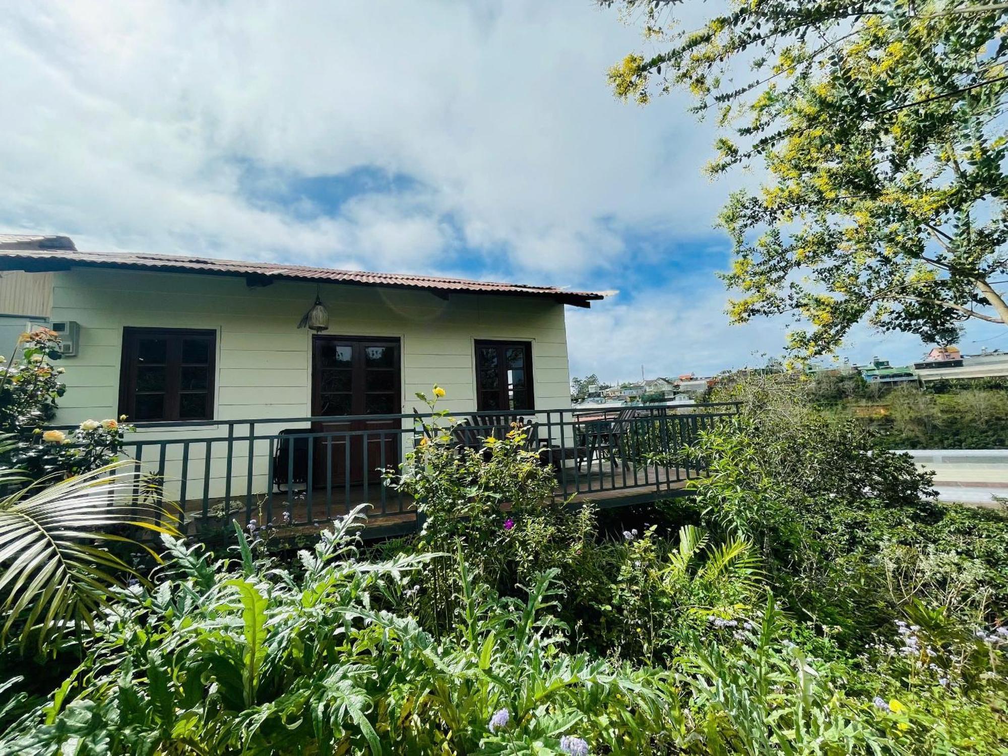 Quarto Grande com Cama de Casal ou 2 de Solteiro